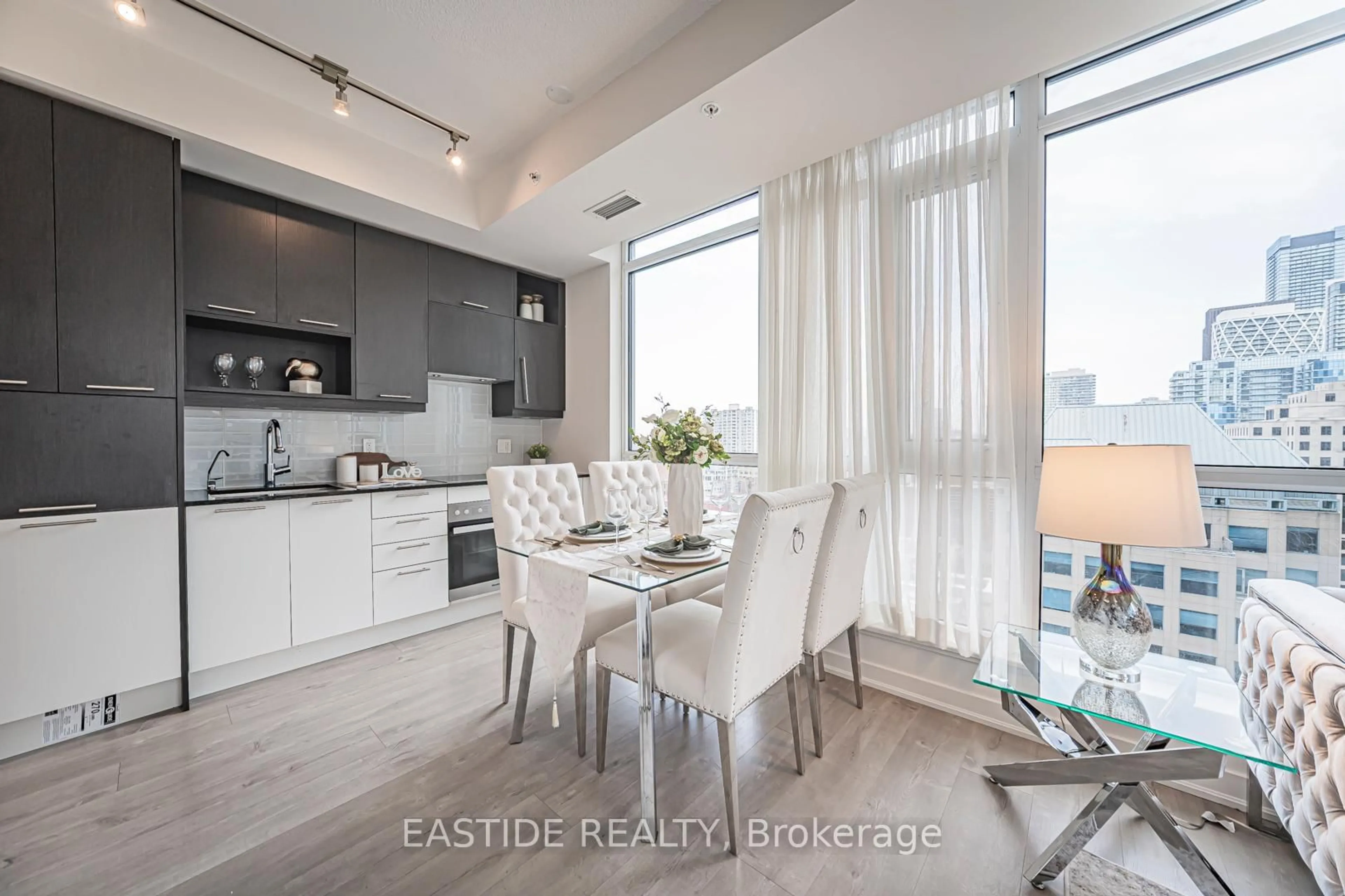 Unknown for 30 Nelson St #1502, Toronto Ontario M5V 0H5