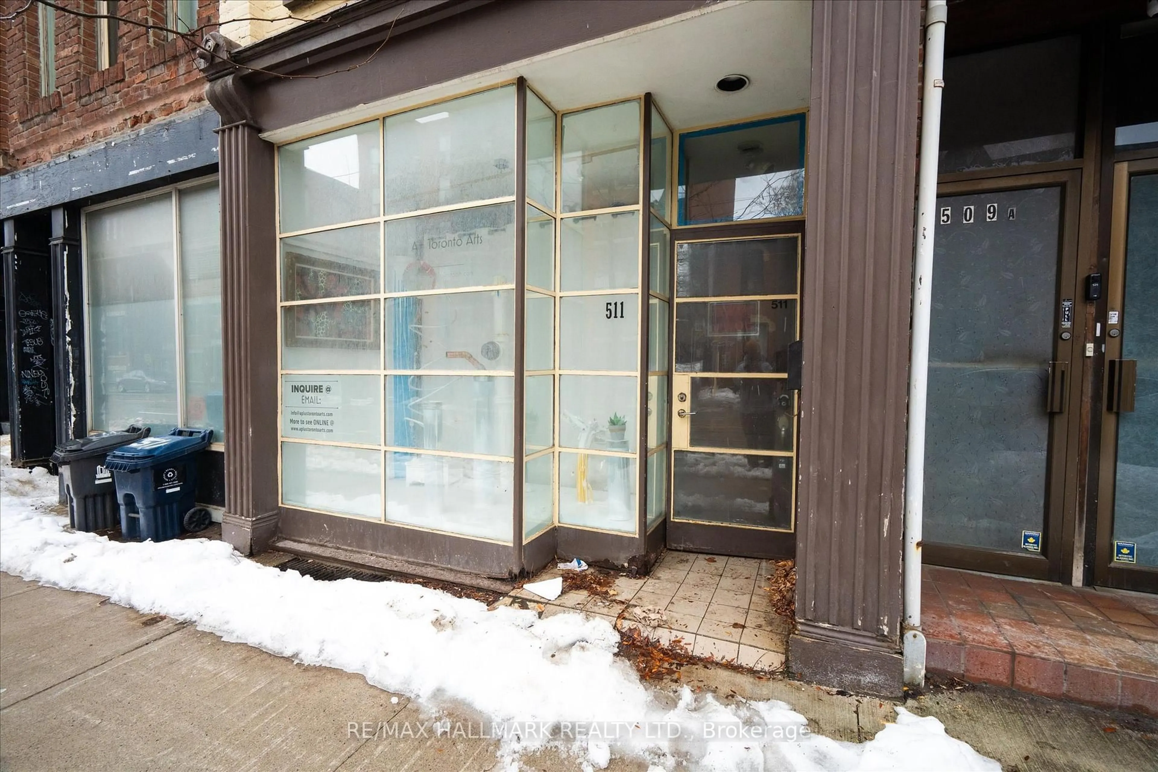 Indoor foyer for 511 Queen St, Toronto Ontario M5A 1V1