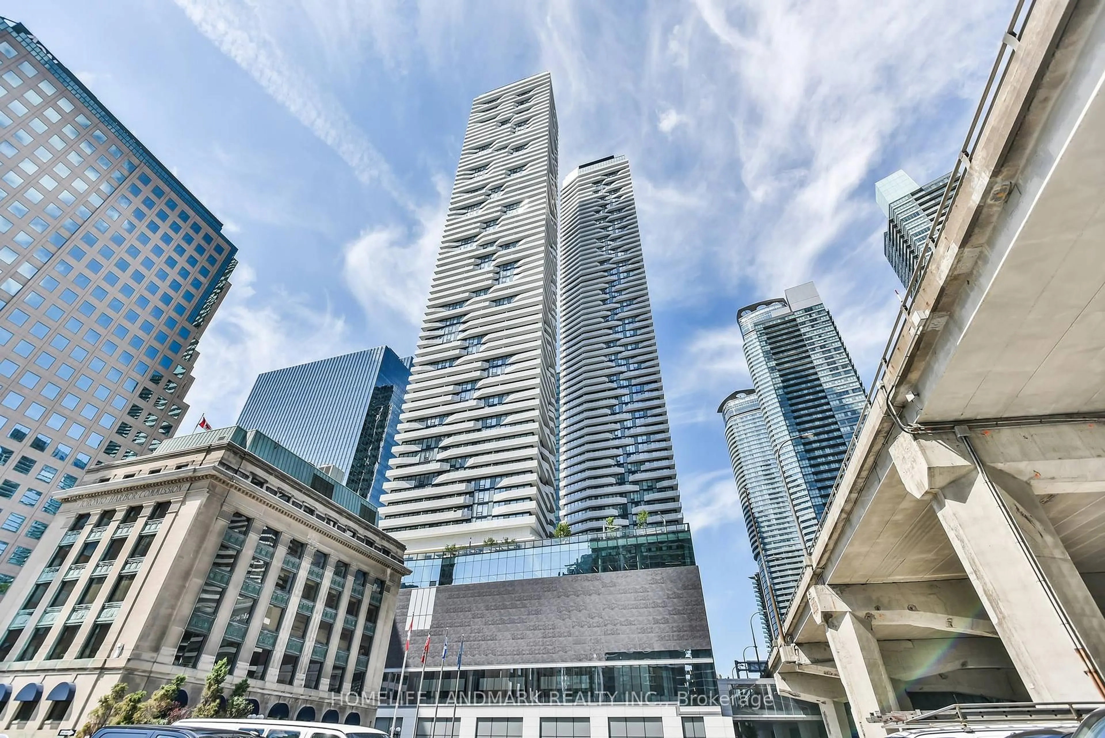 Indoor foyer for 88 Harbour St #2806, Toronto Ontario M5J 1B7