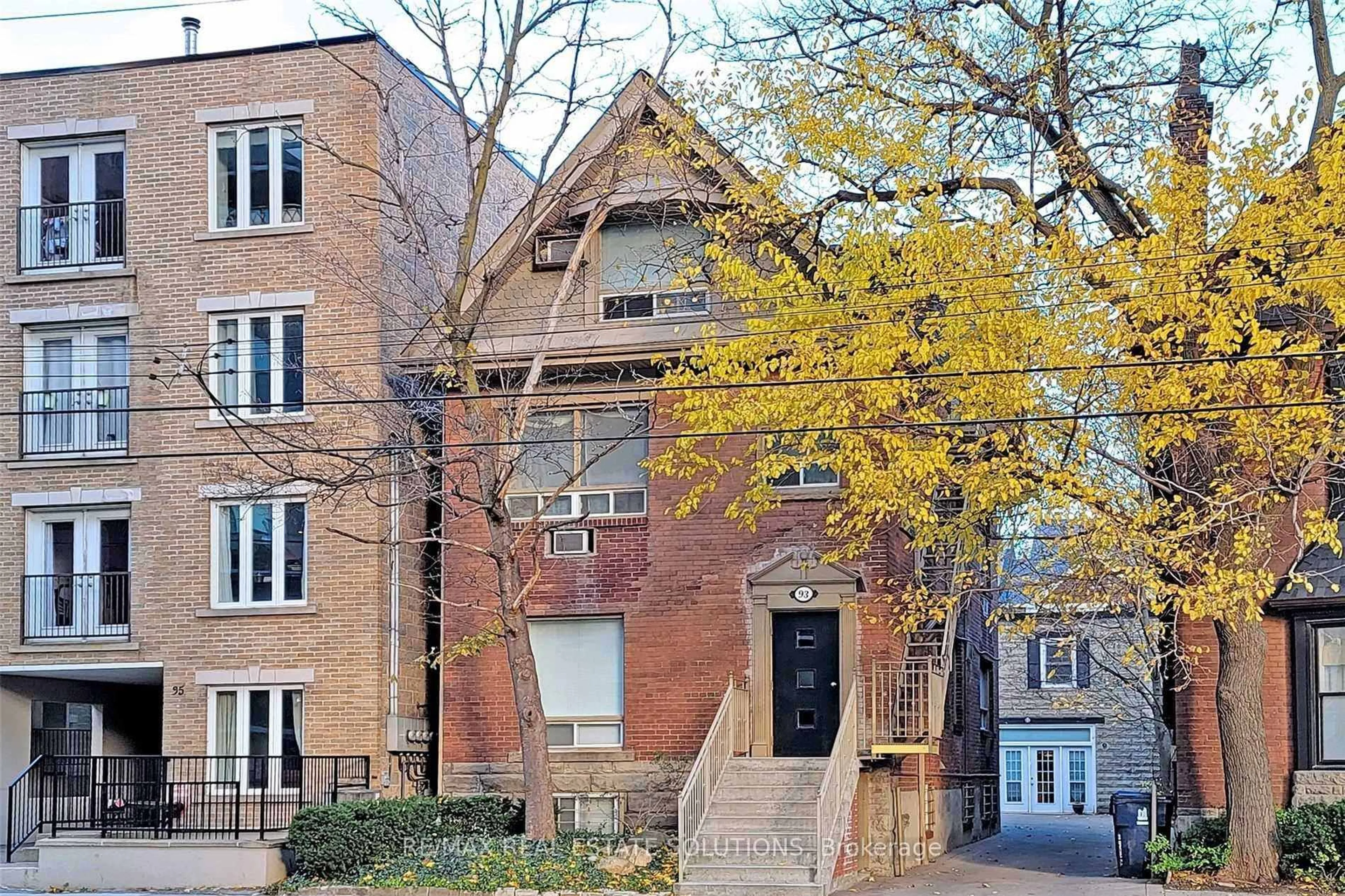 Home with brick exterior material, street for 93 Spadina Rd, Toronto Ontario M5R 2T1