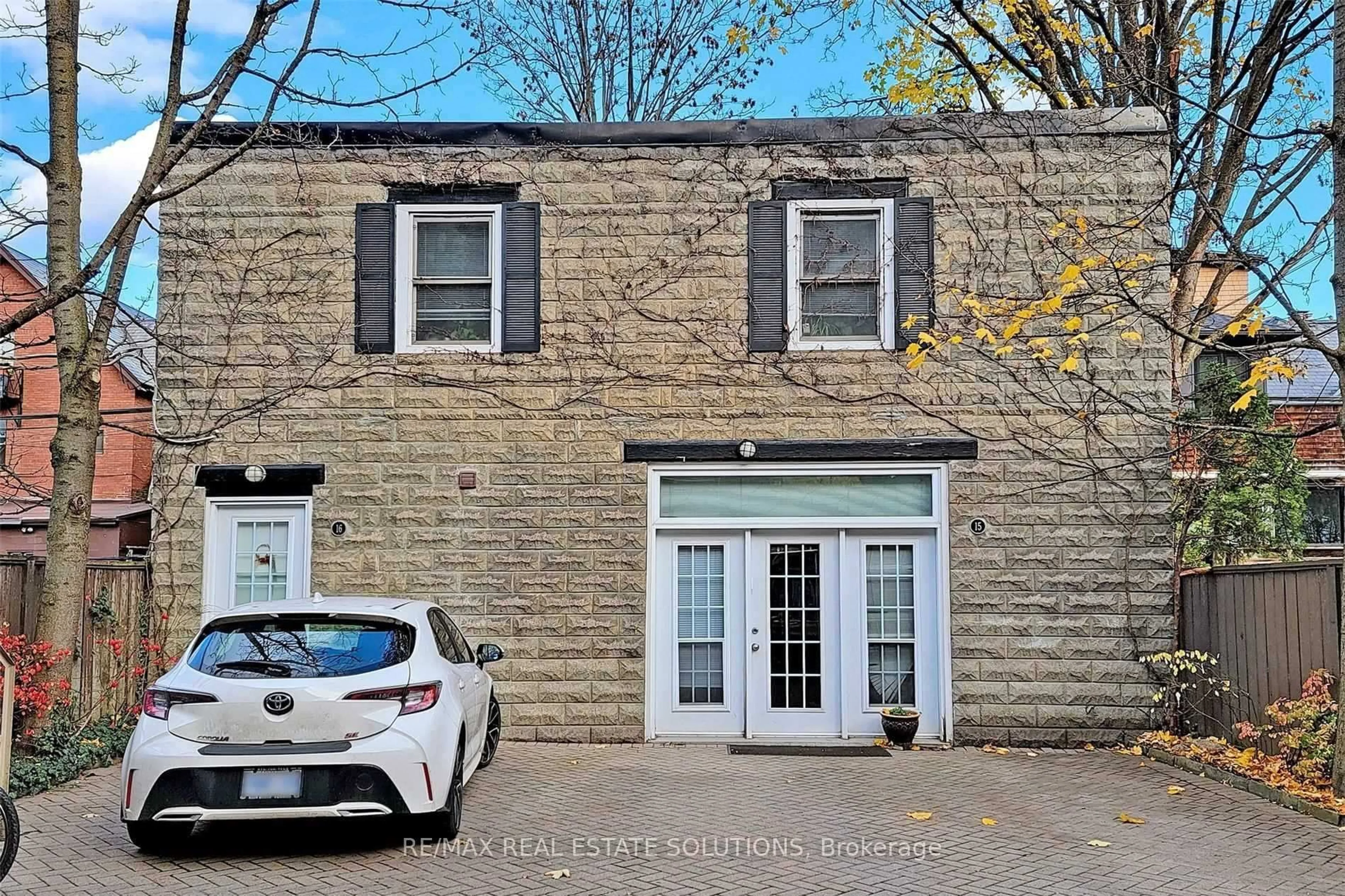 Unknown for 93 Spadina Rd, Toronto Ontario M5R 2T1