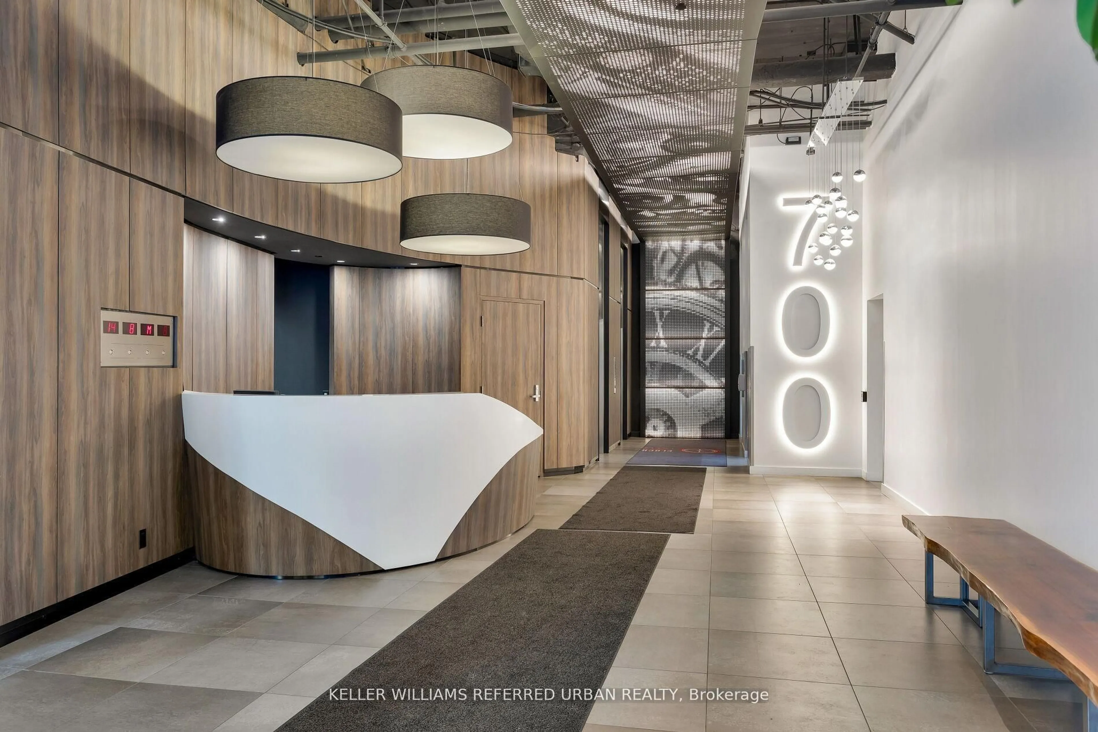 Indoor foyer for 700 King St #804, Toronto Ontario M5V 2Y6