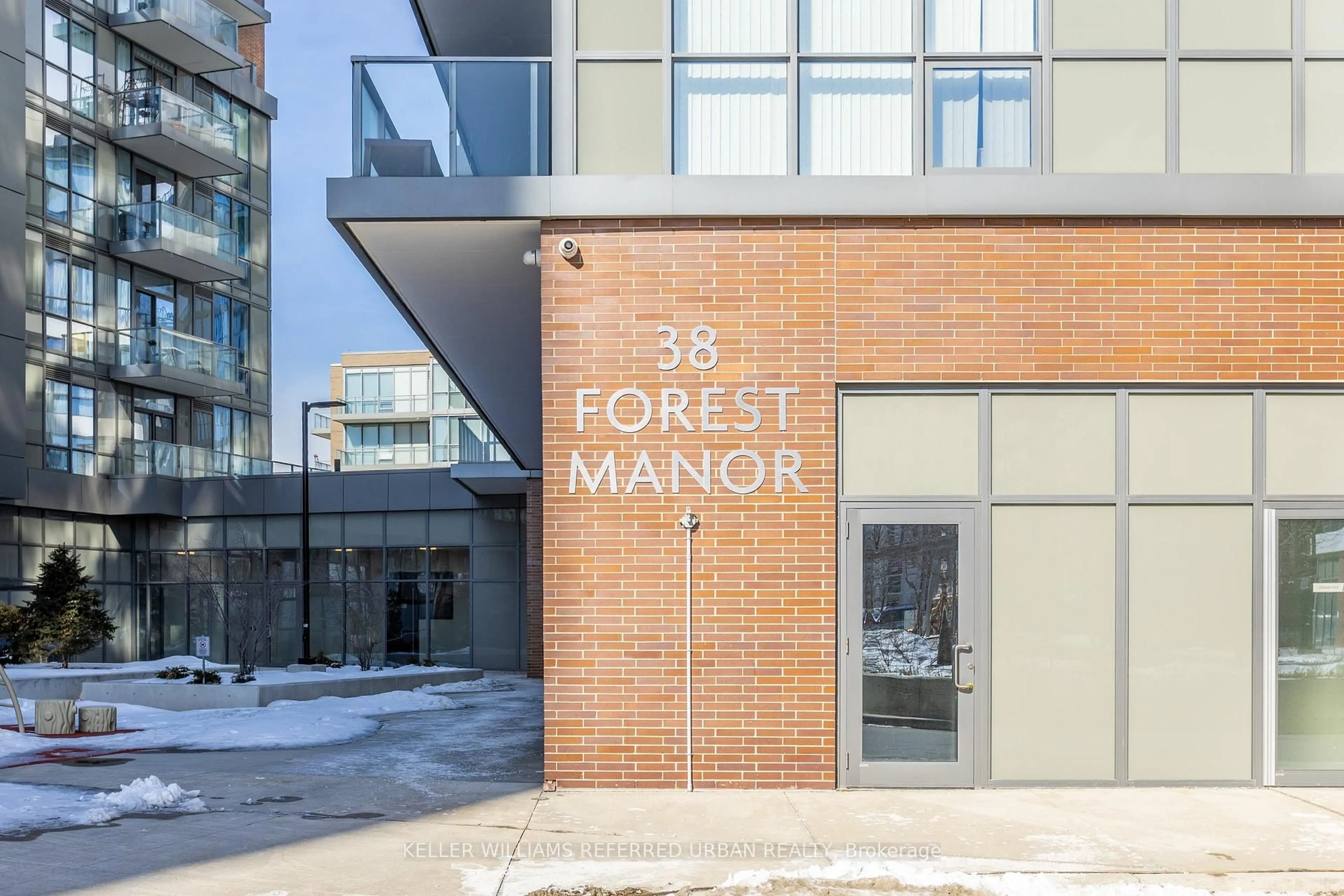 Indoor foyer for 38 Forest Manor Rd #505, Toronto Ontario M2J 0H4