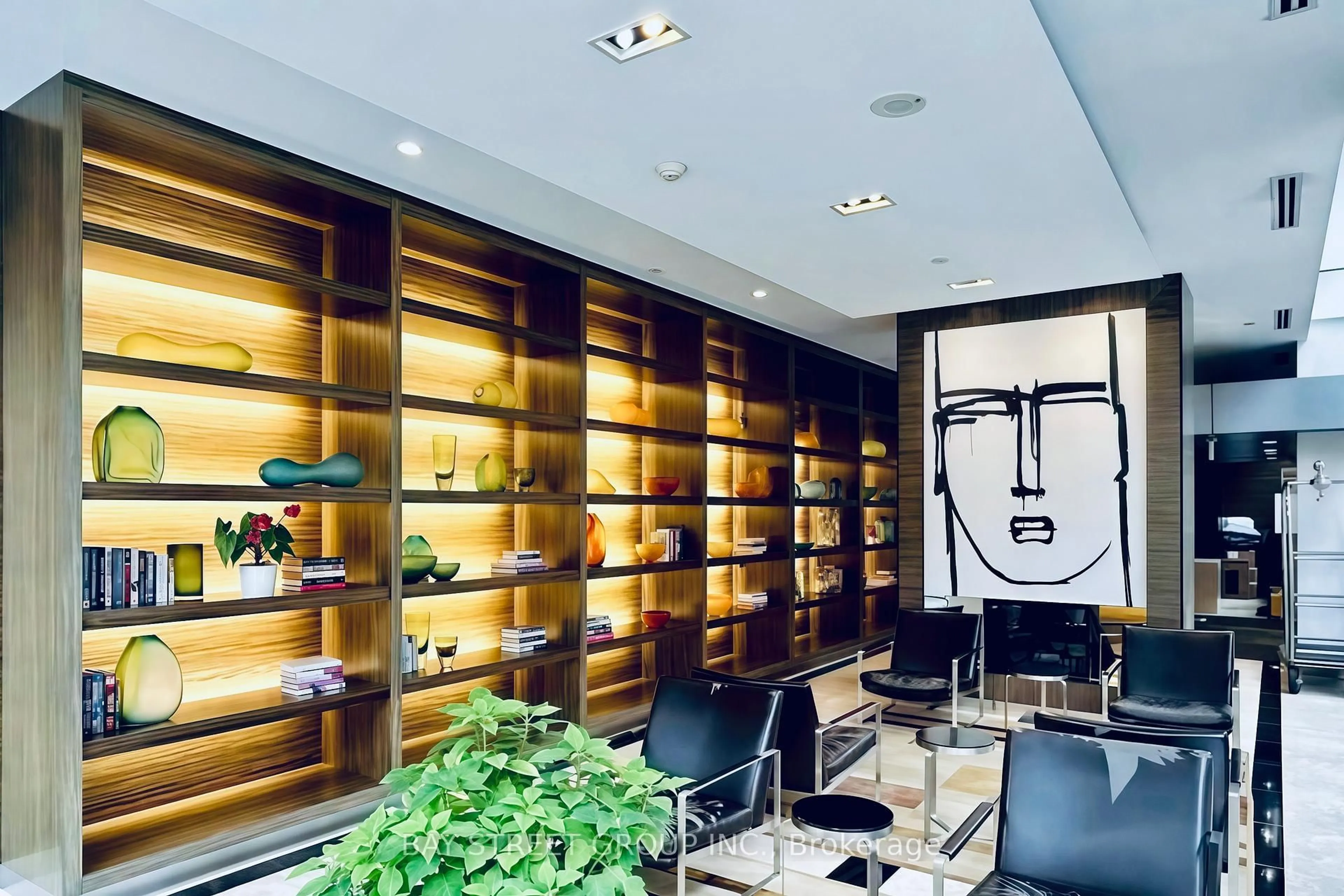 Lobby for 38 Grenville St #508, Toronto Ontario M4Y 1A5