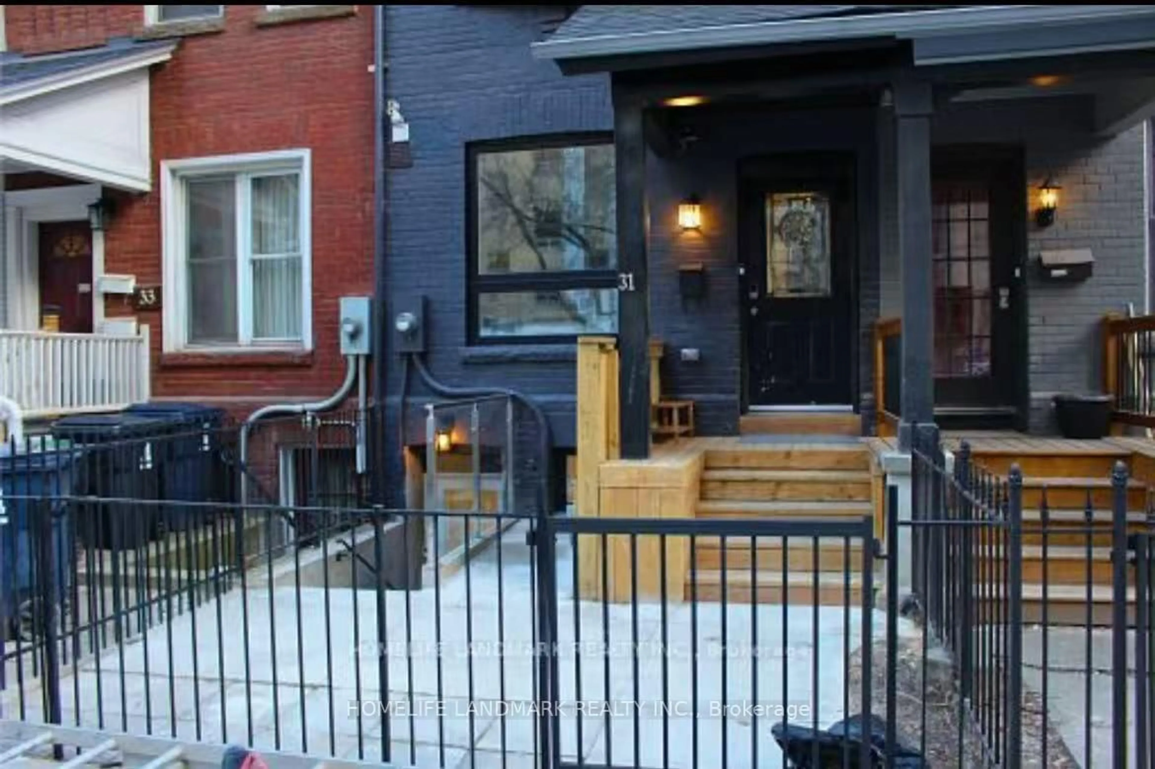 Patio, street for 31.5 Granby St, Toronto Ontario M5B 1H8