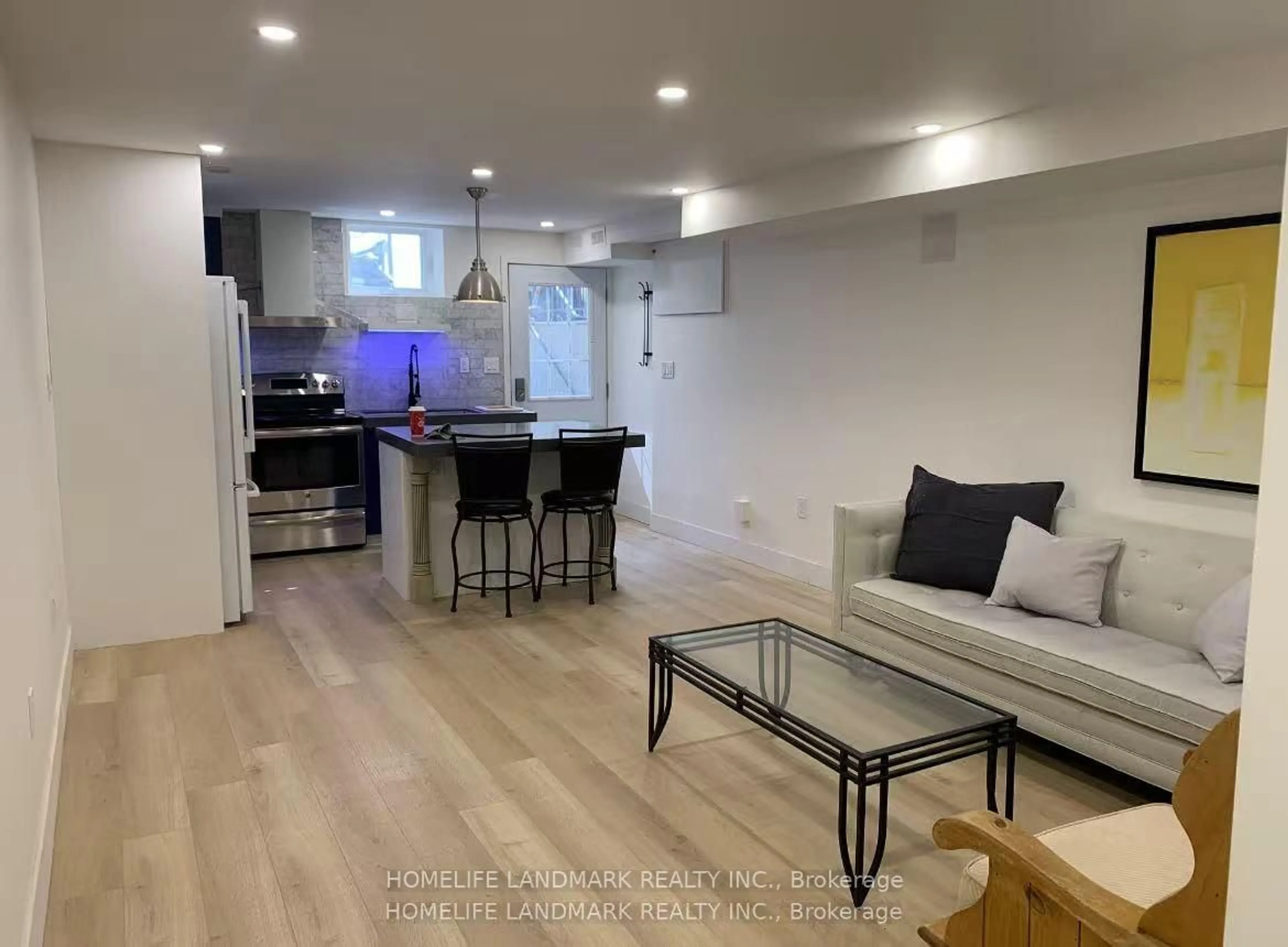 Open concept kitchen, unknown for 31.5 Granby St, Toronto Ontario M5B 1H8