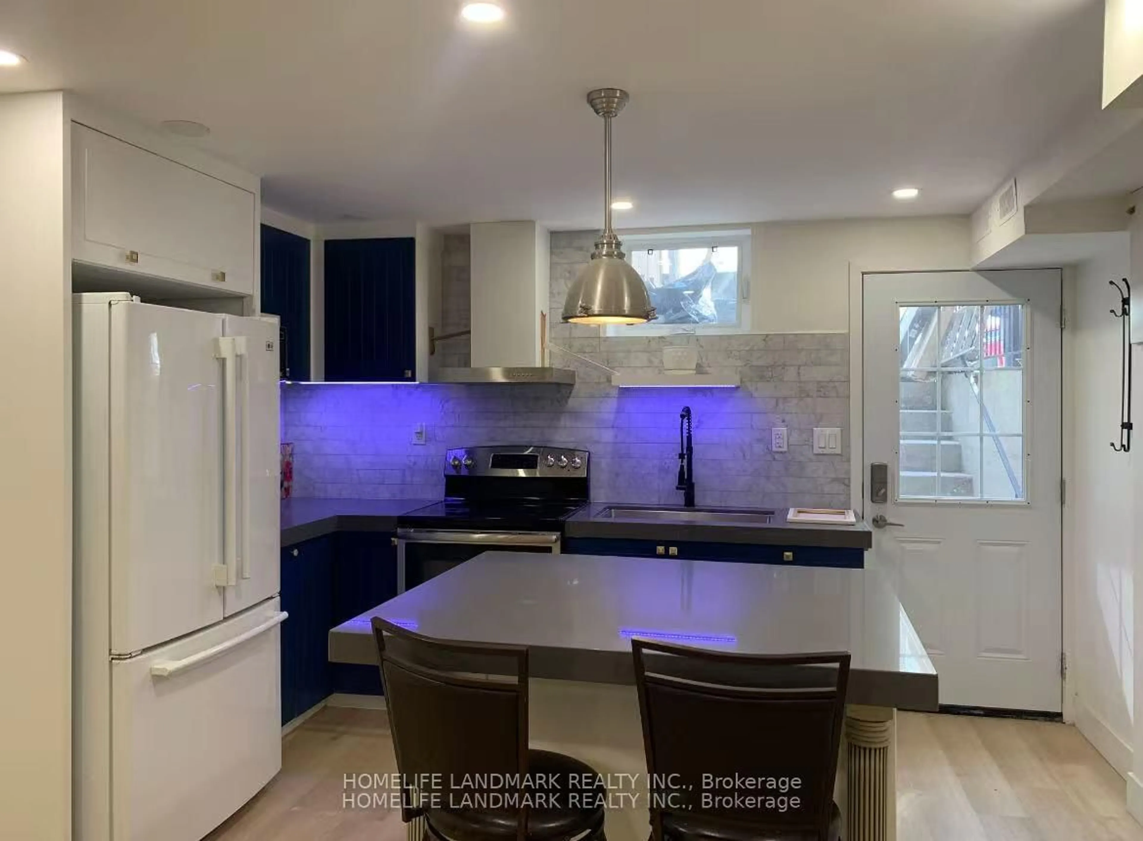 Open concept kitchen, ceramic/tile floor for 31.5 Granby St, Toronto Ontario M5B 1H8