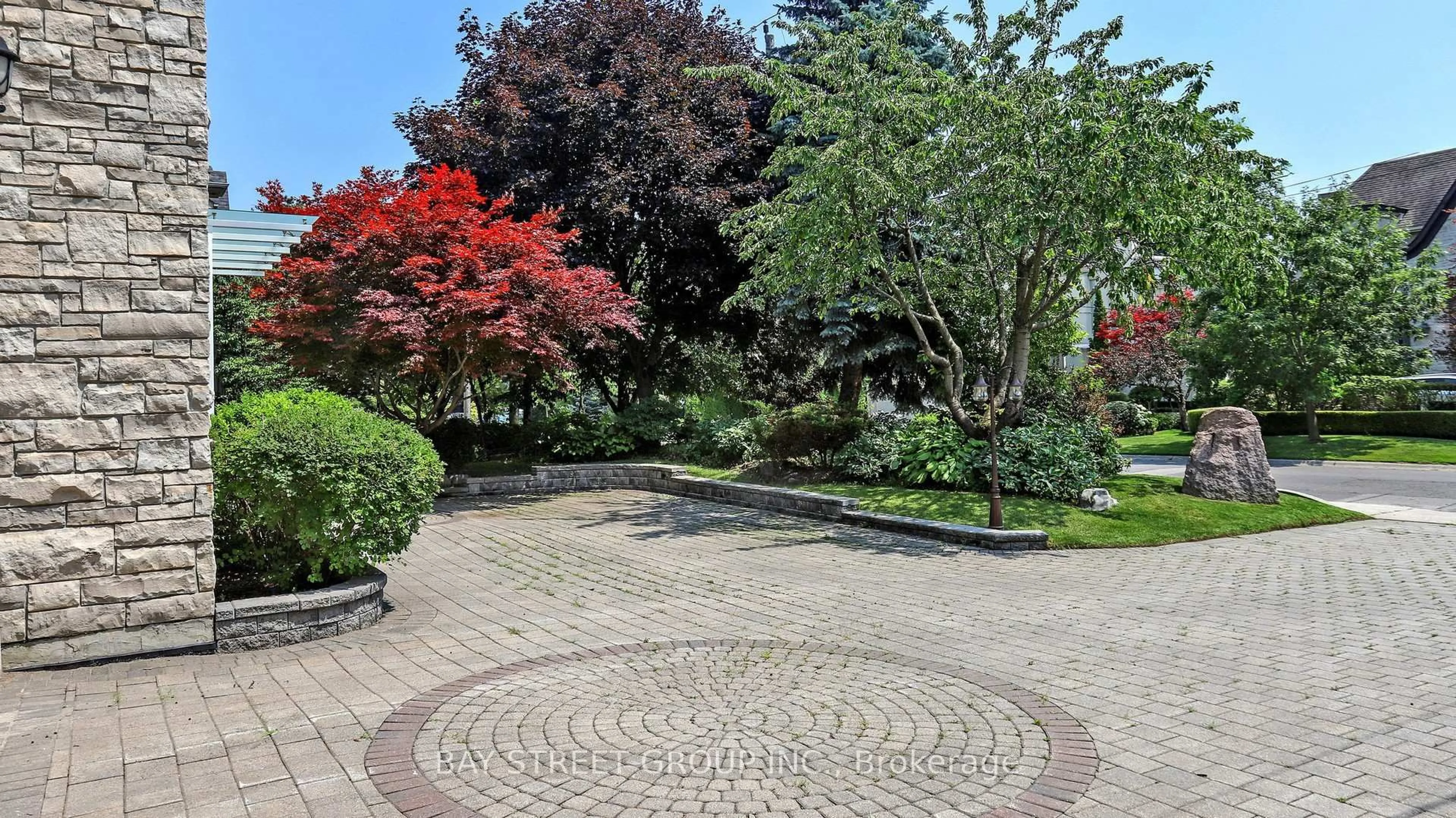 Patio, street for 78 York Rd, Toronto Ontario M2L 1H8