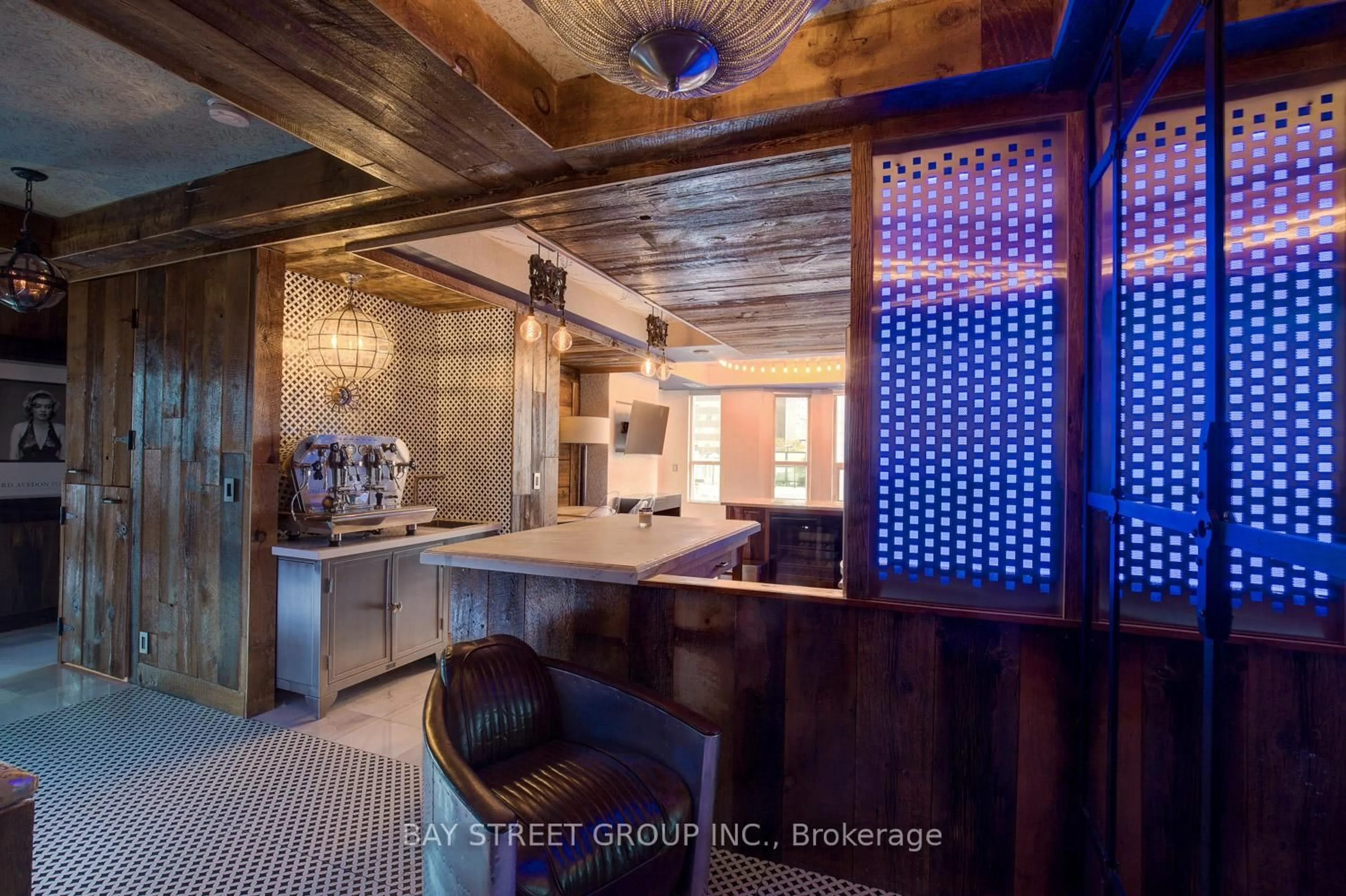 Unknown for 68 Yorkville Ave #301, Toronto Ontario M5R 3V7