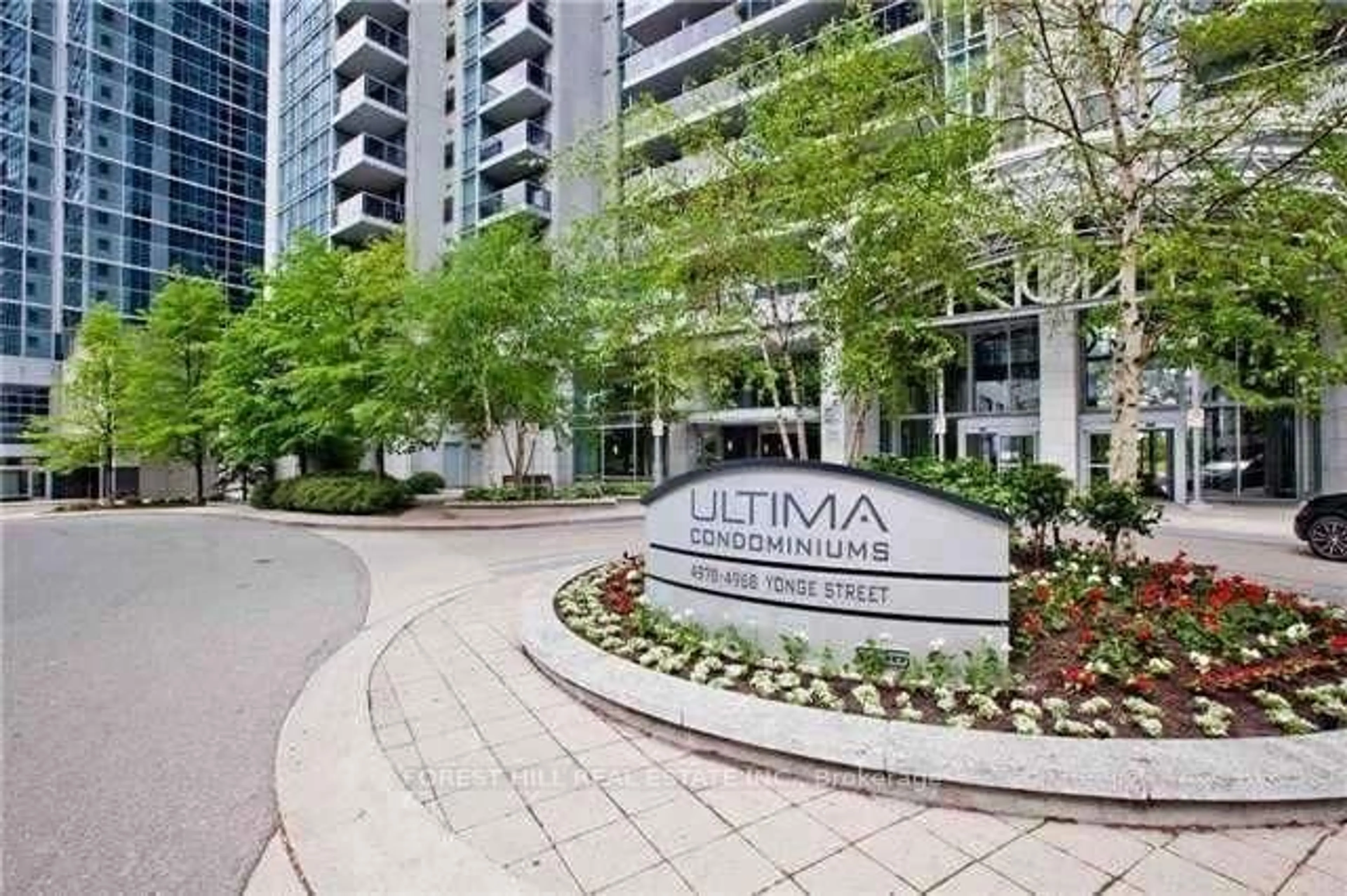 Indoor foyer for 4968 Yonge St #1910, Toronto Ontario M2N 5N7