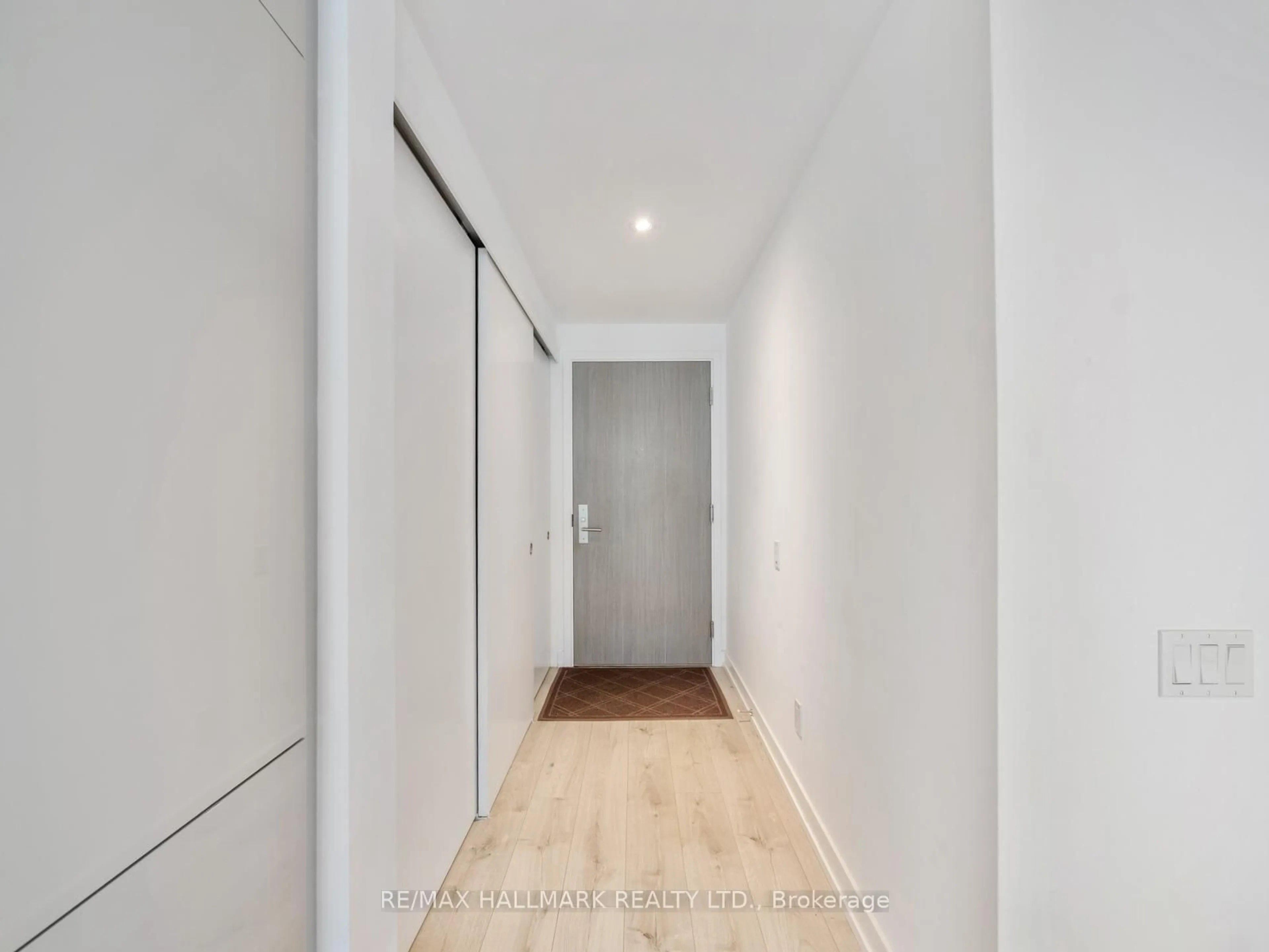 Unknown for 161 Roehampton Ave #2208, Toronto Ontario M4P 0C8