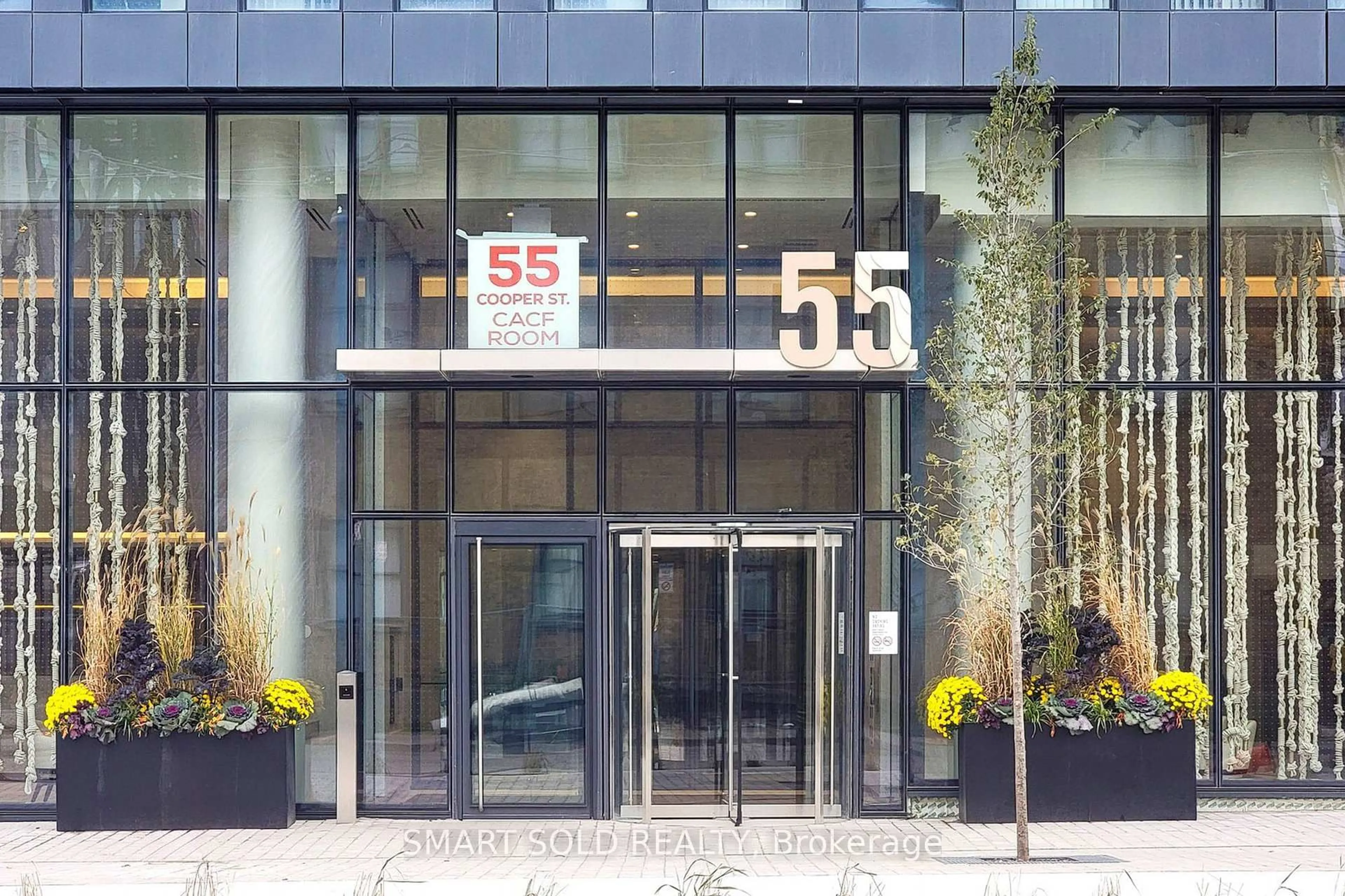 Indoor foyer for 55 Cooper St #7202, Toronto Ontario M5H 0G1
