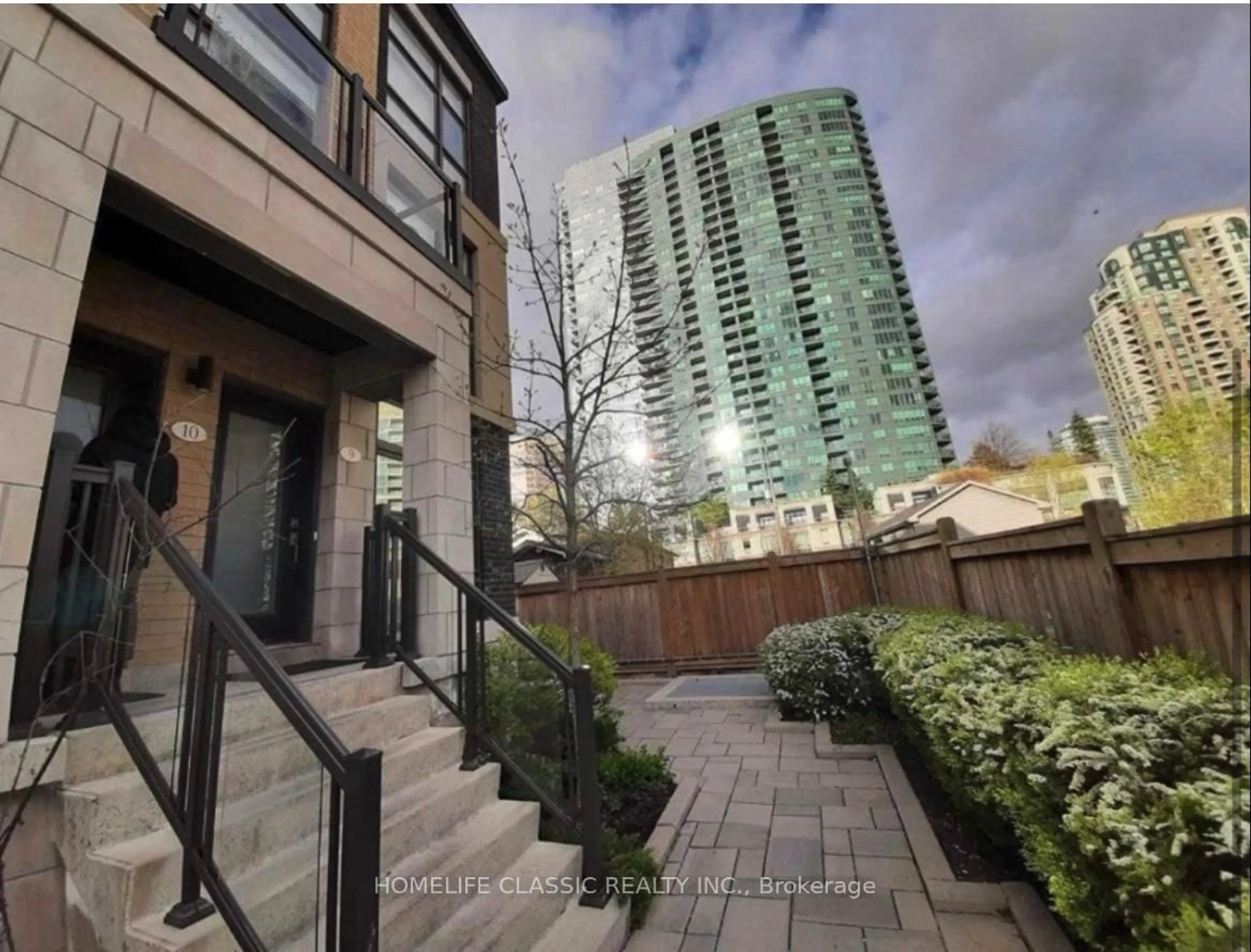 Patio, street for 11 Eldora Ave #9, Toronto Ontario M2M 0B5