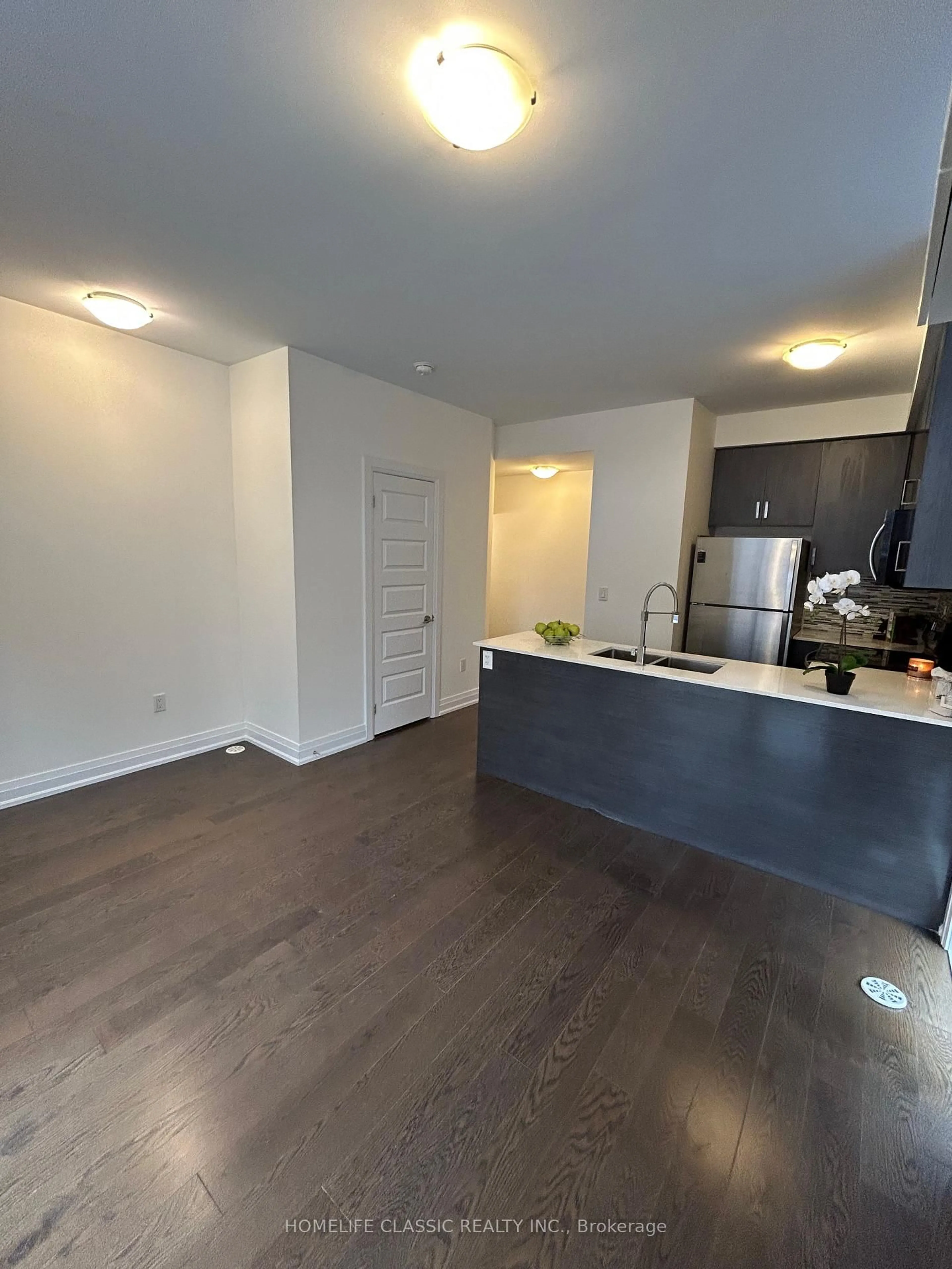 A pic of a room for 11 Eldora Ave #9, Toronto Ontario M2M 0B5