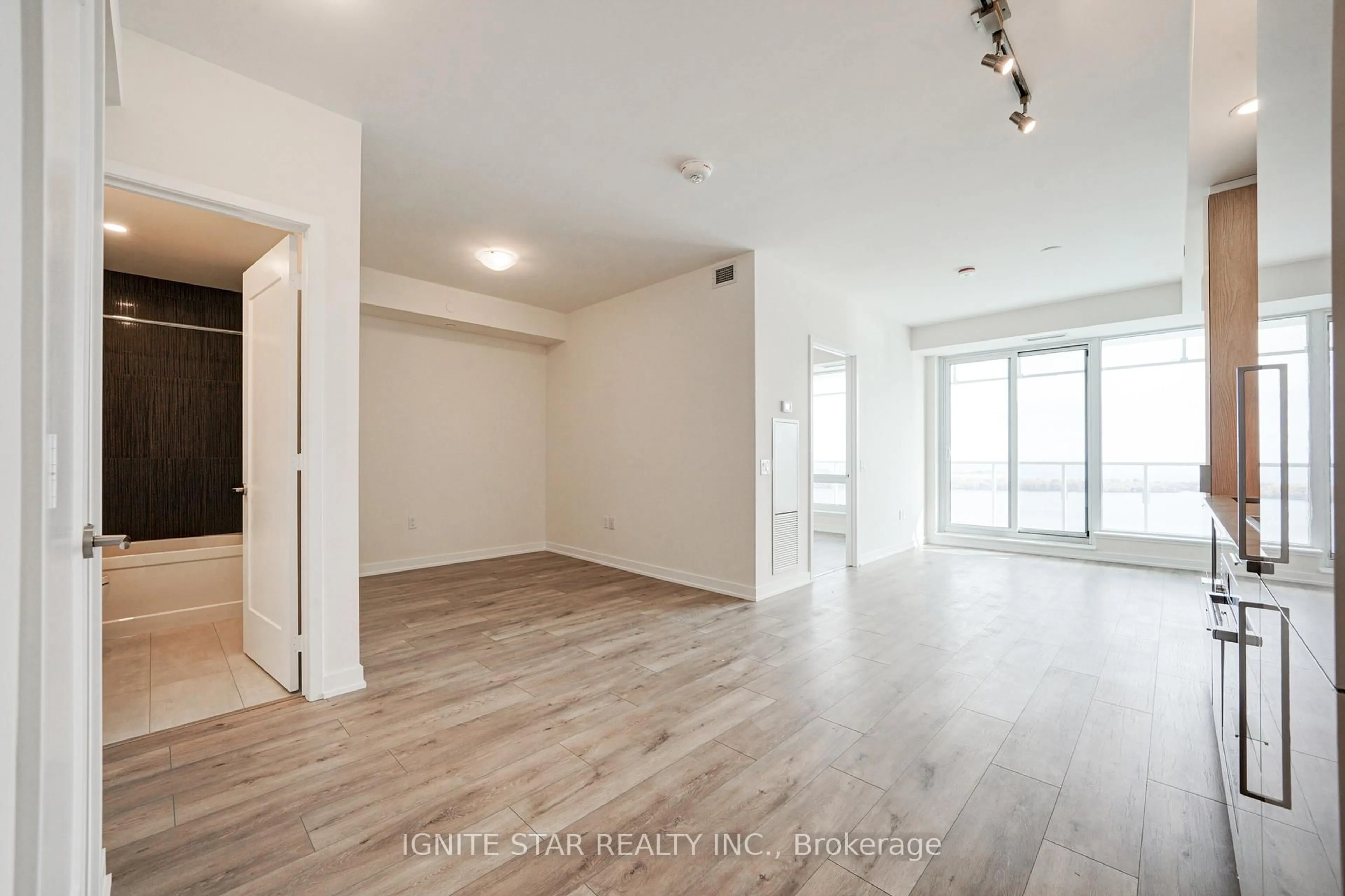 Unknown for 28 Freeland St #3101, Toronto Ontario M5E 0E3