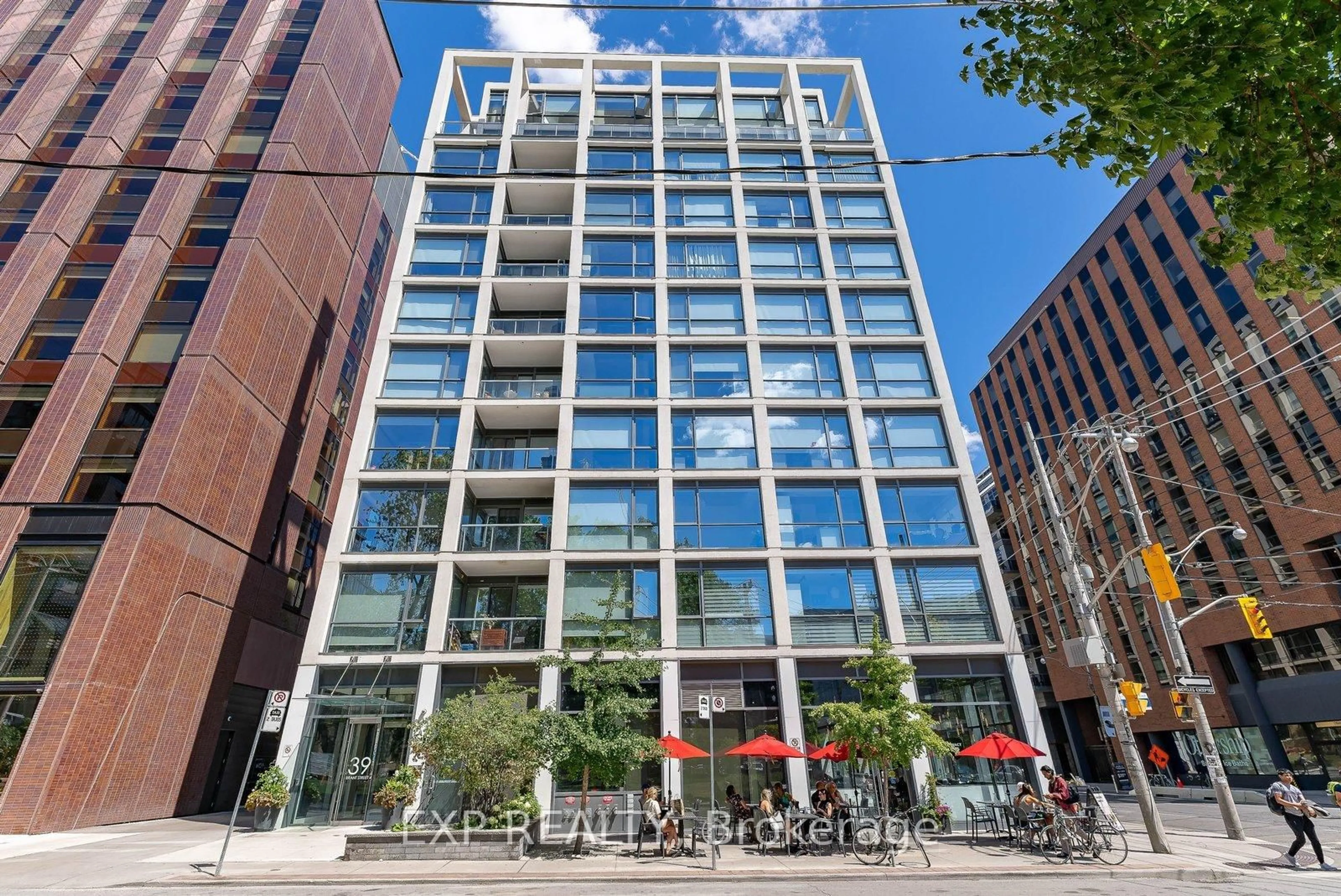 Unknown for 39 Brant St #416, Toronto Ontario M5V 2L9