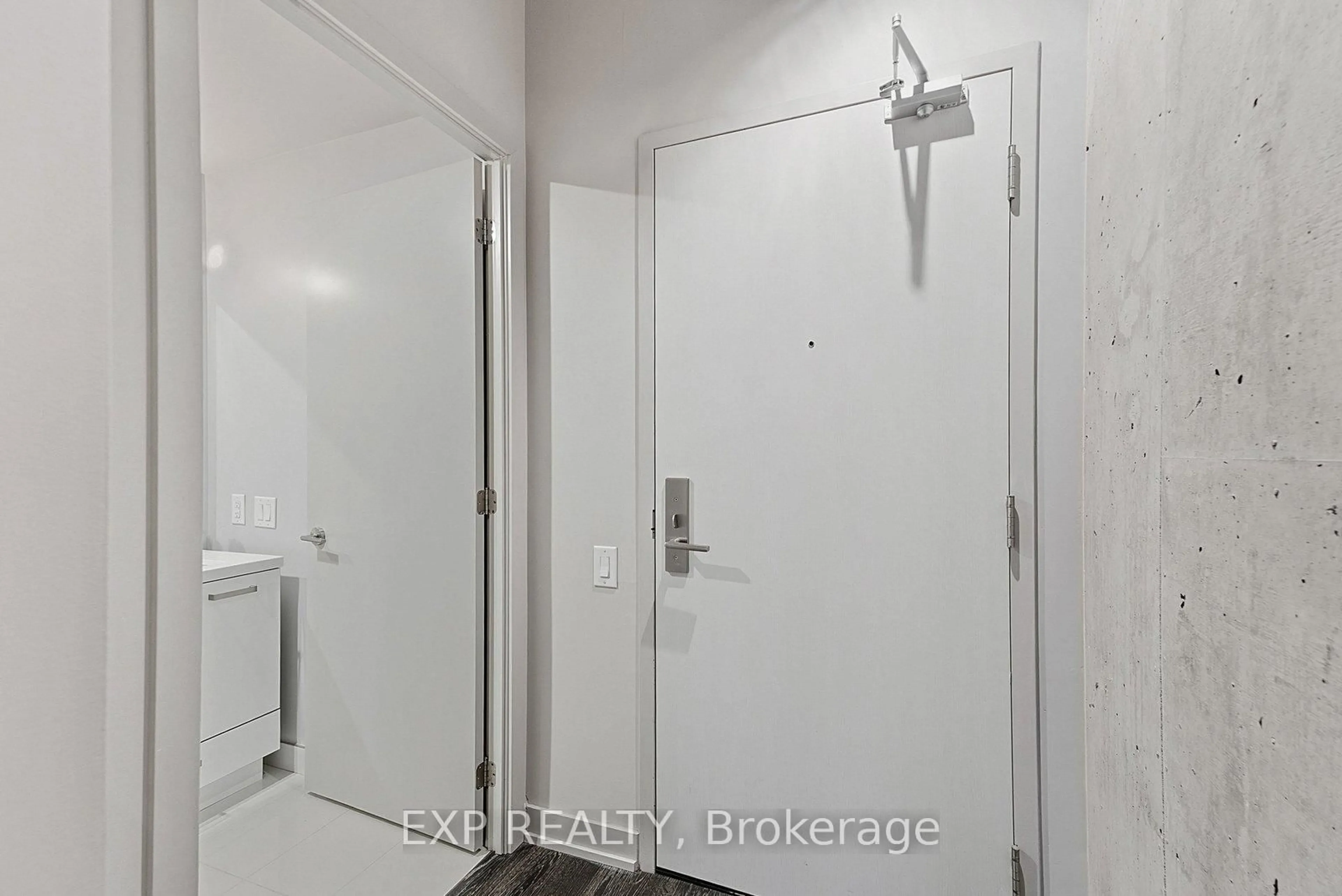 Standard bathroom, unknown for 39 Brant St #416, Toronto Ontario M5V 2L9
