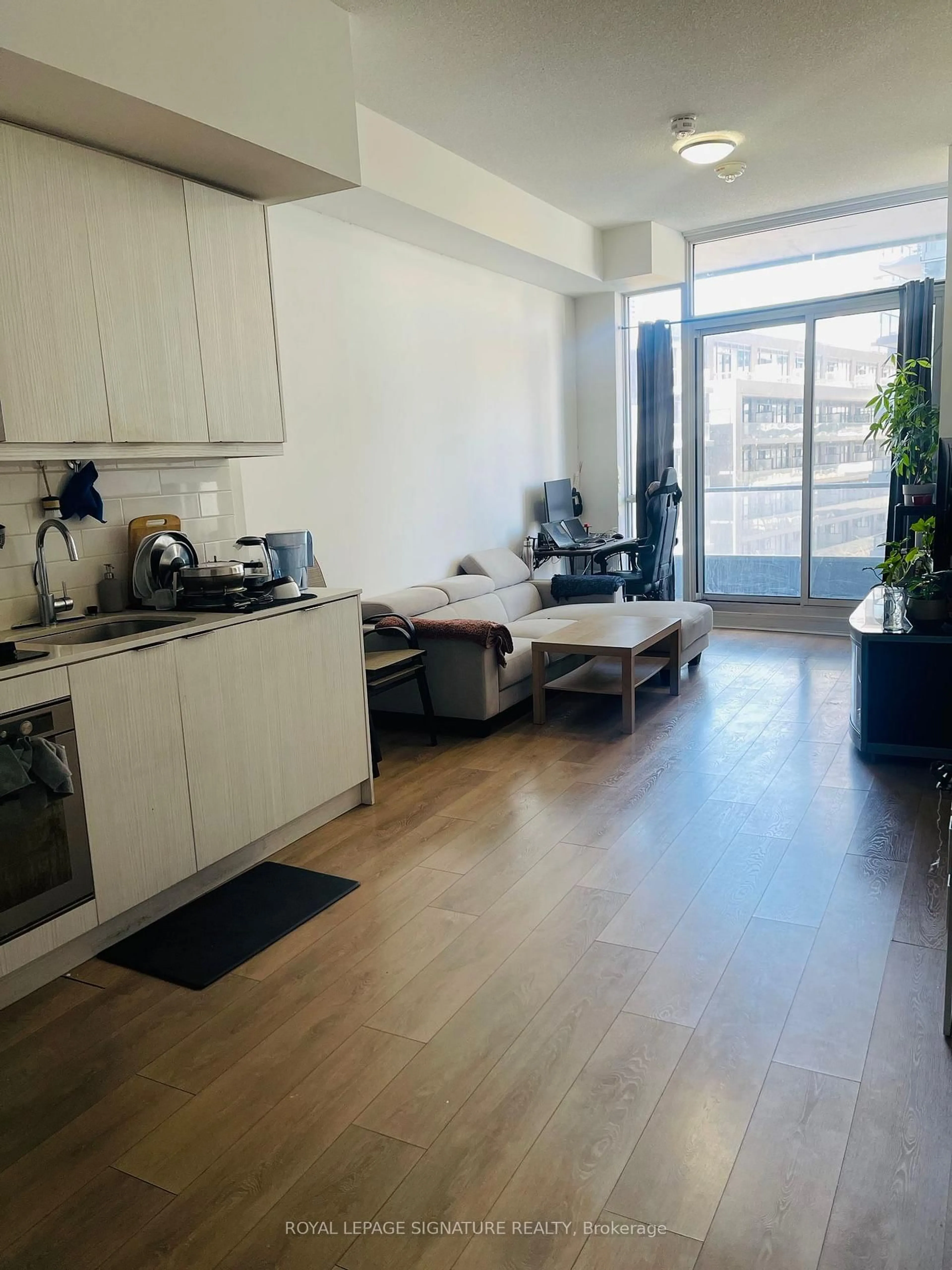 A pic of a room for 38 Forest Manor Rd #301, Toronto Ontario M2J 1M1