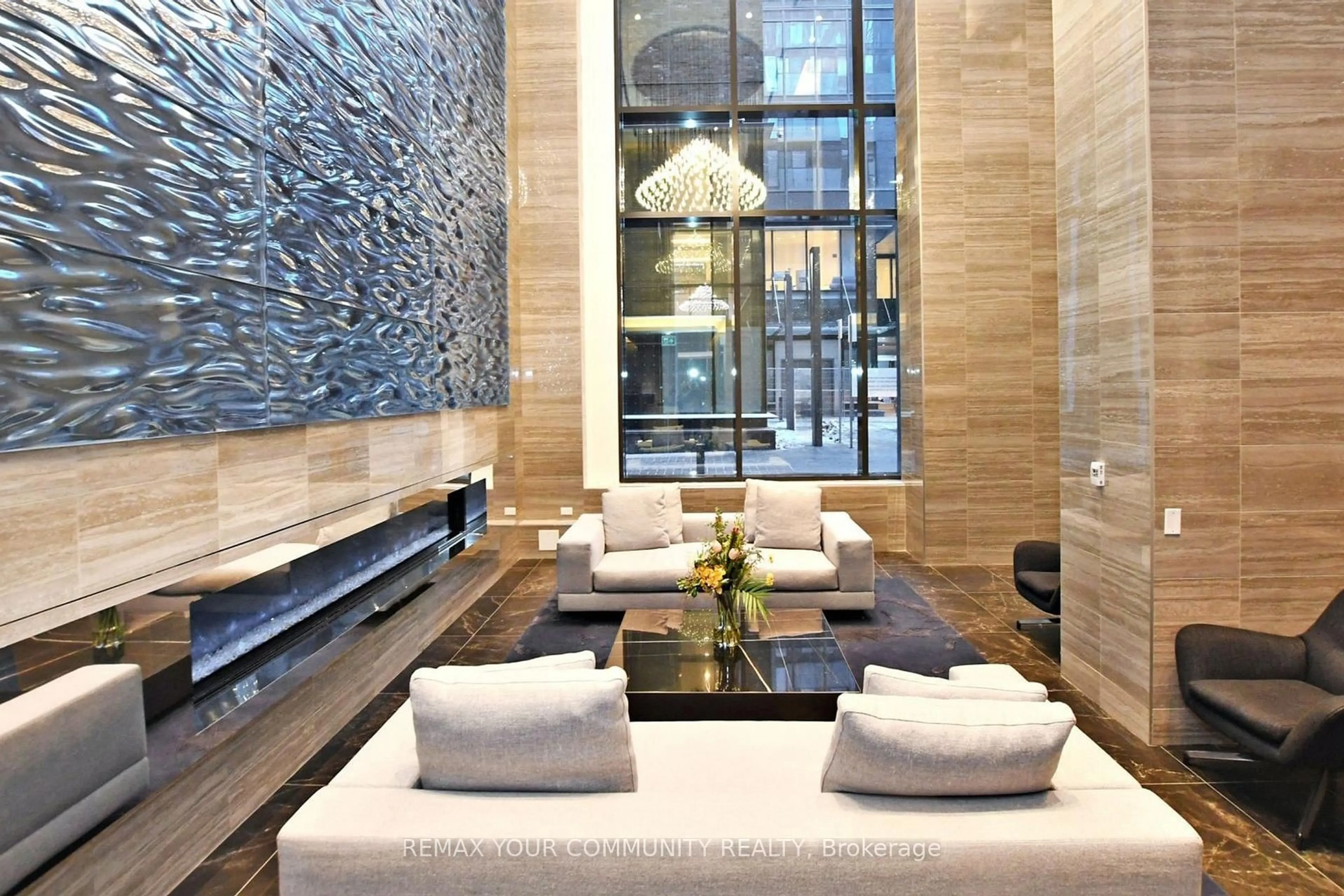 Lobby for 115 Blue Jays Way #621, Toronto Ontario M5V 3T3