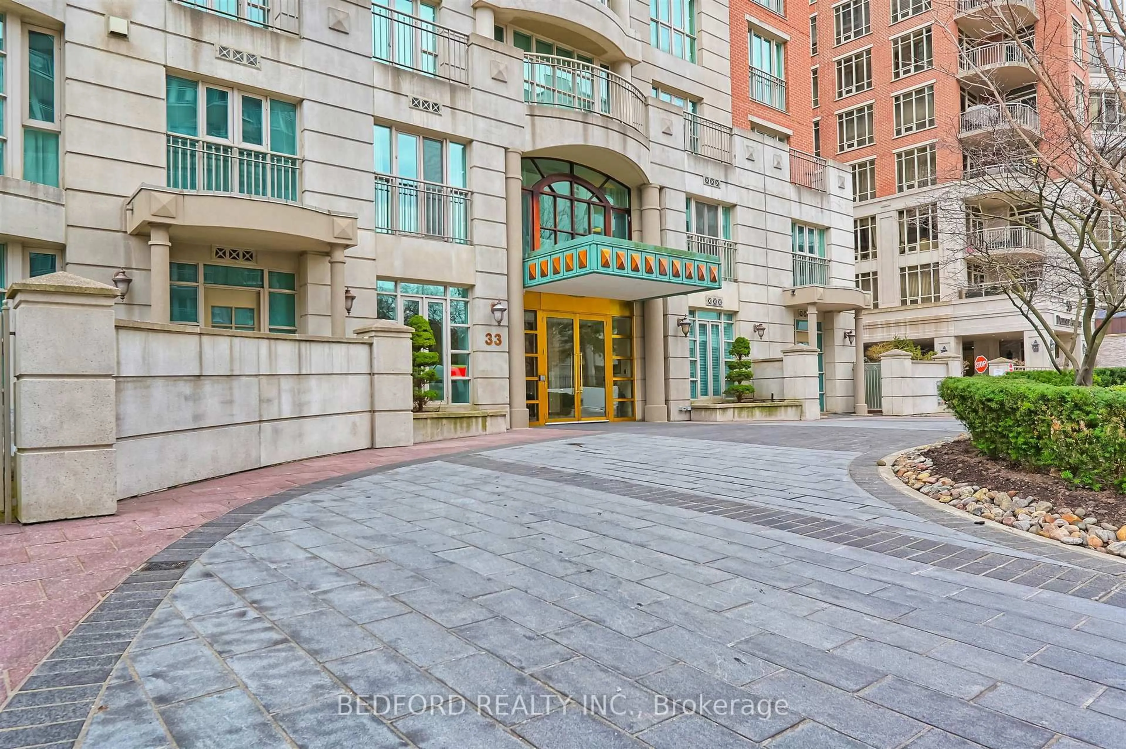 Indoor foyer for 33 Delisle Ave #704, Toronto Ontario M4V 3C7