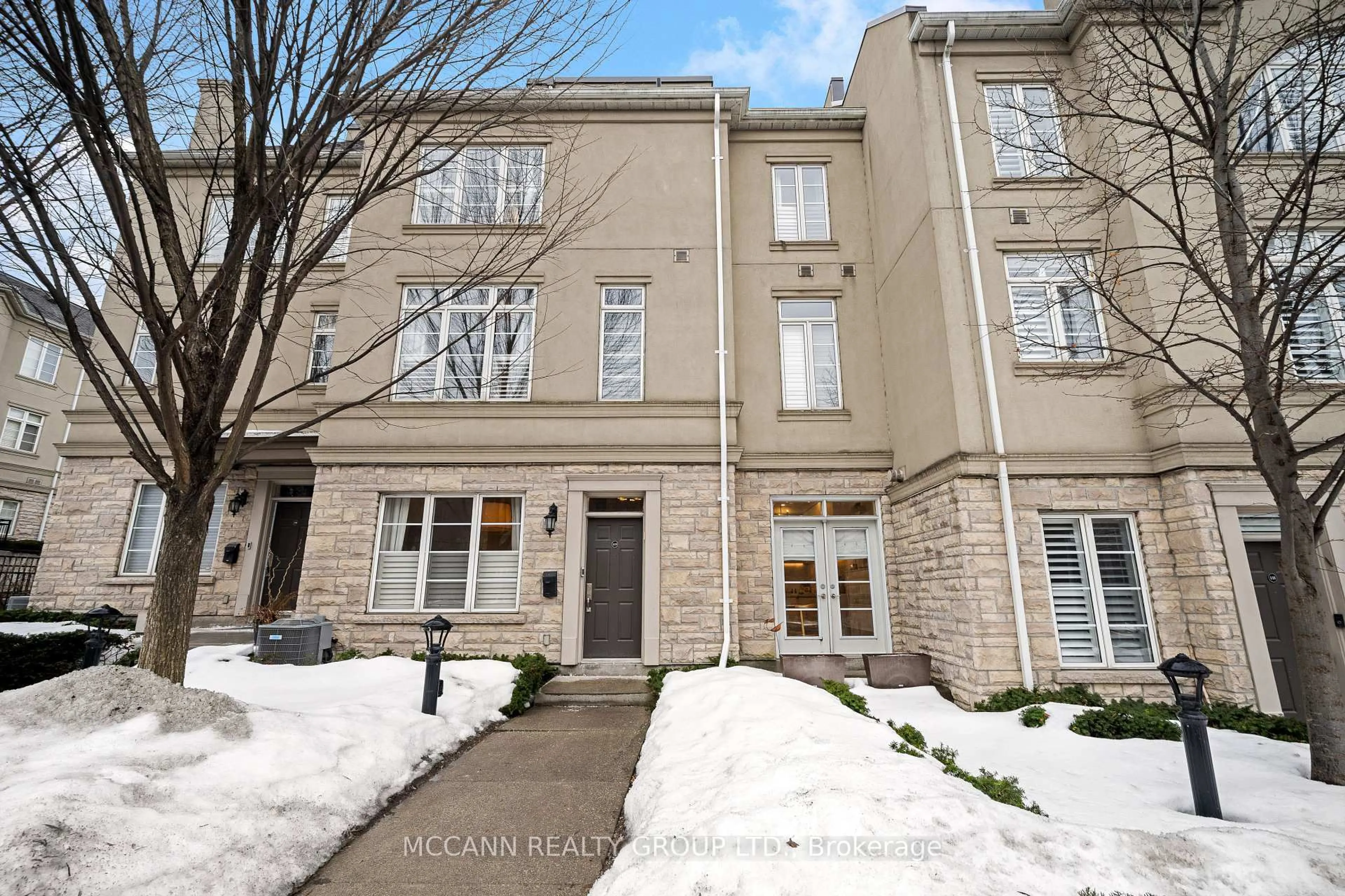 A pic from outside/outdoor area/front of a property/back of a property/a pic from drone, street for 45 York Mills Rd #119, Toronto Ontario M2P 1B6