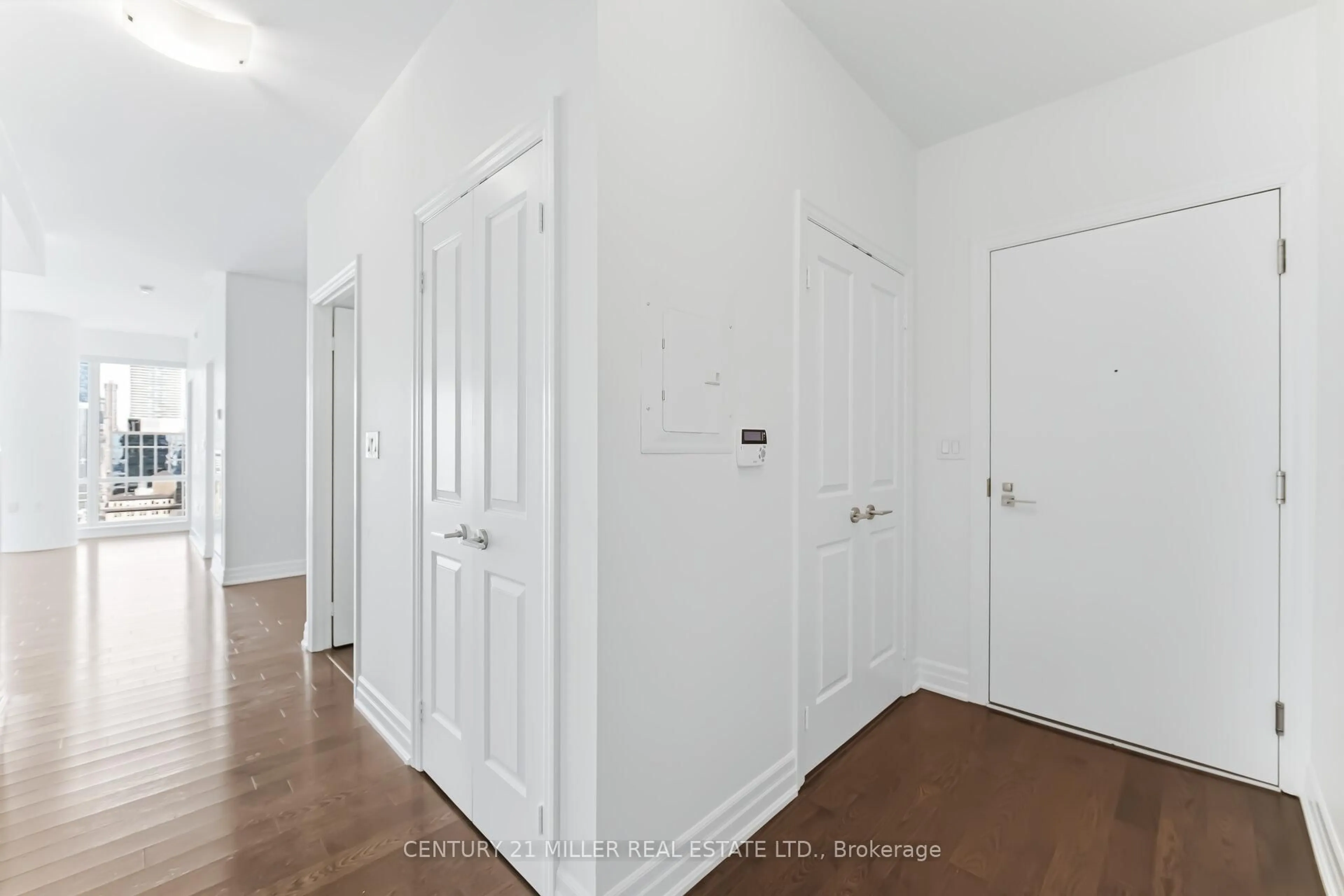 Indoor entryway for 8 The Esplanade #3705, Toronto Ontario M5E 0A6
