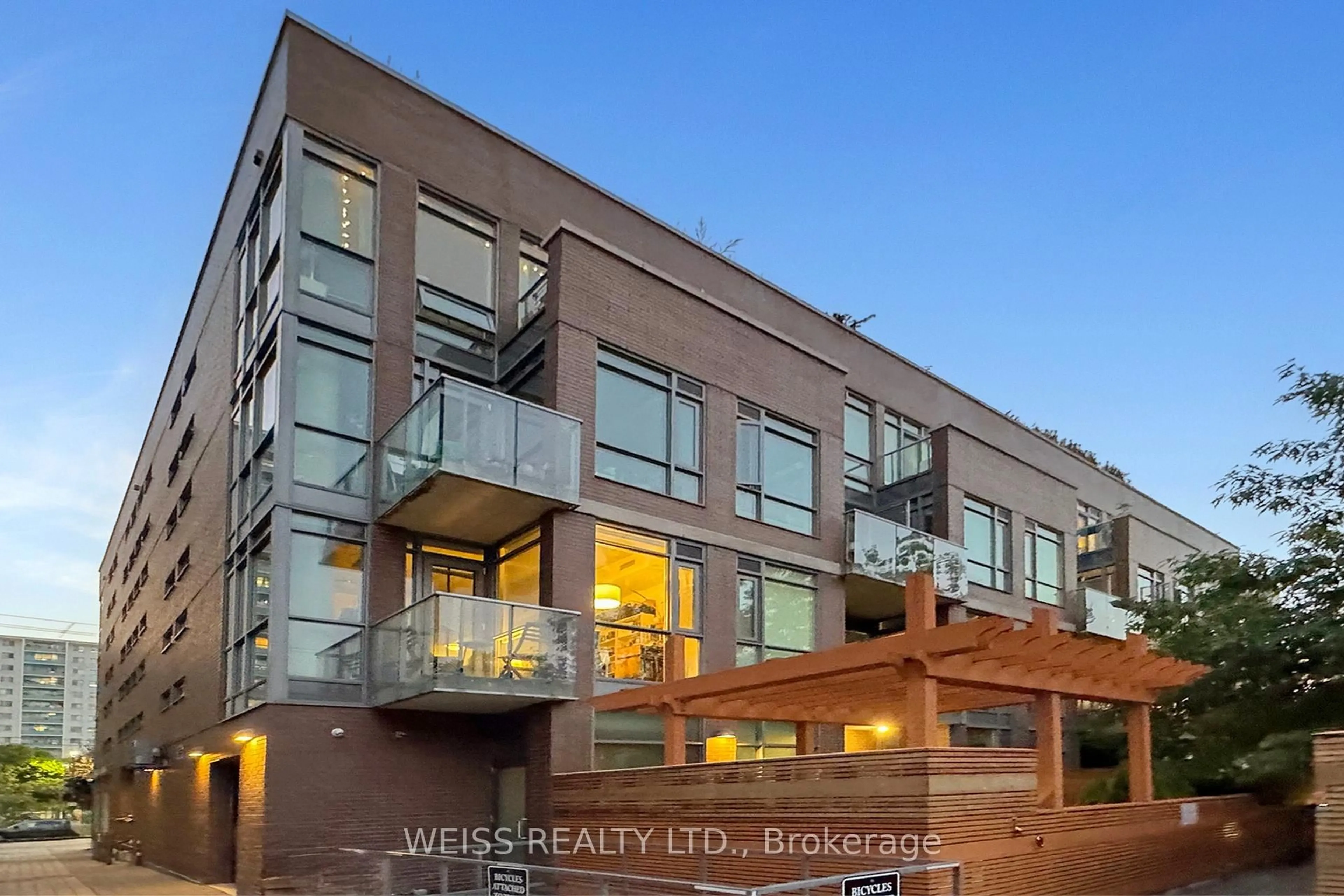 Unknown for 707 Dovercourt Rd #215, Toronto Ontario M6H 0B5