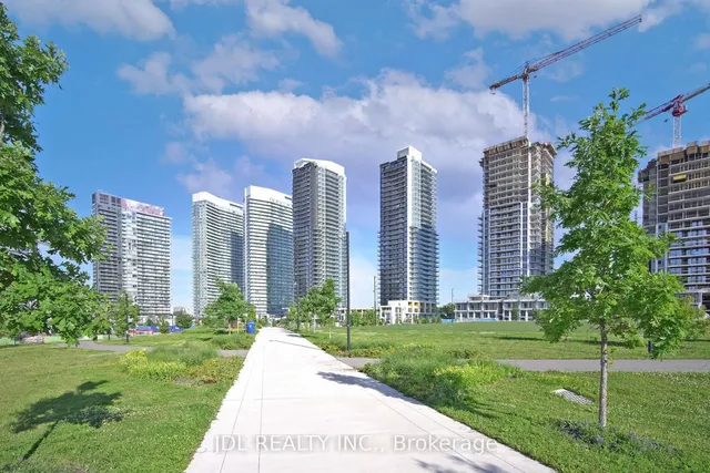 95 McMahon Dr #PH4101, Toronto