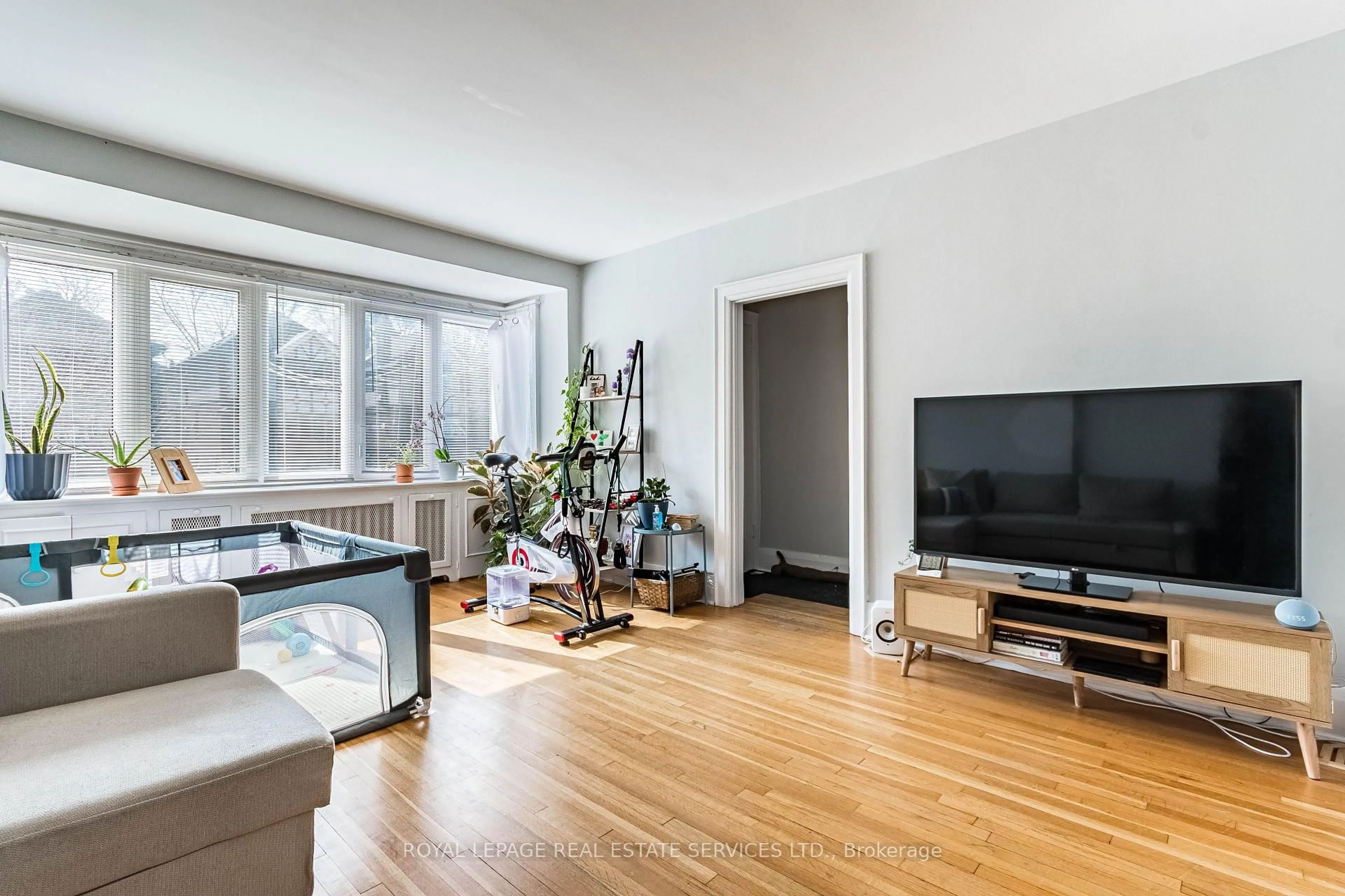 Living room with furniture, unknown for 14 Kilbarry Rd, Toronto Ontario M5P 1K5