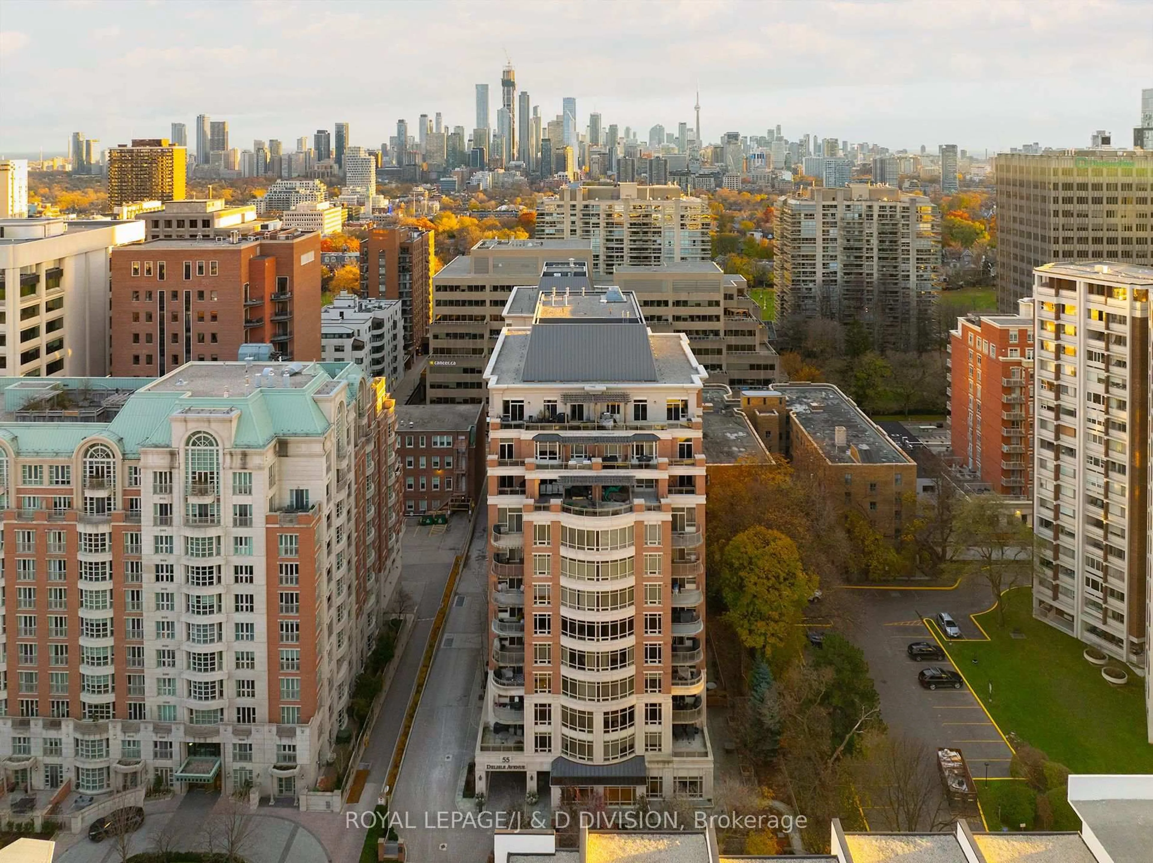 A pic from outside/outdoor area/front of a property/back of a property/a pic from drone, city buildings view from balcony for 55 Delisle Ave #401, Toronto Ontario M4V 3C2