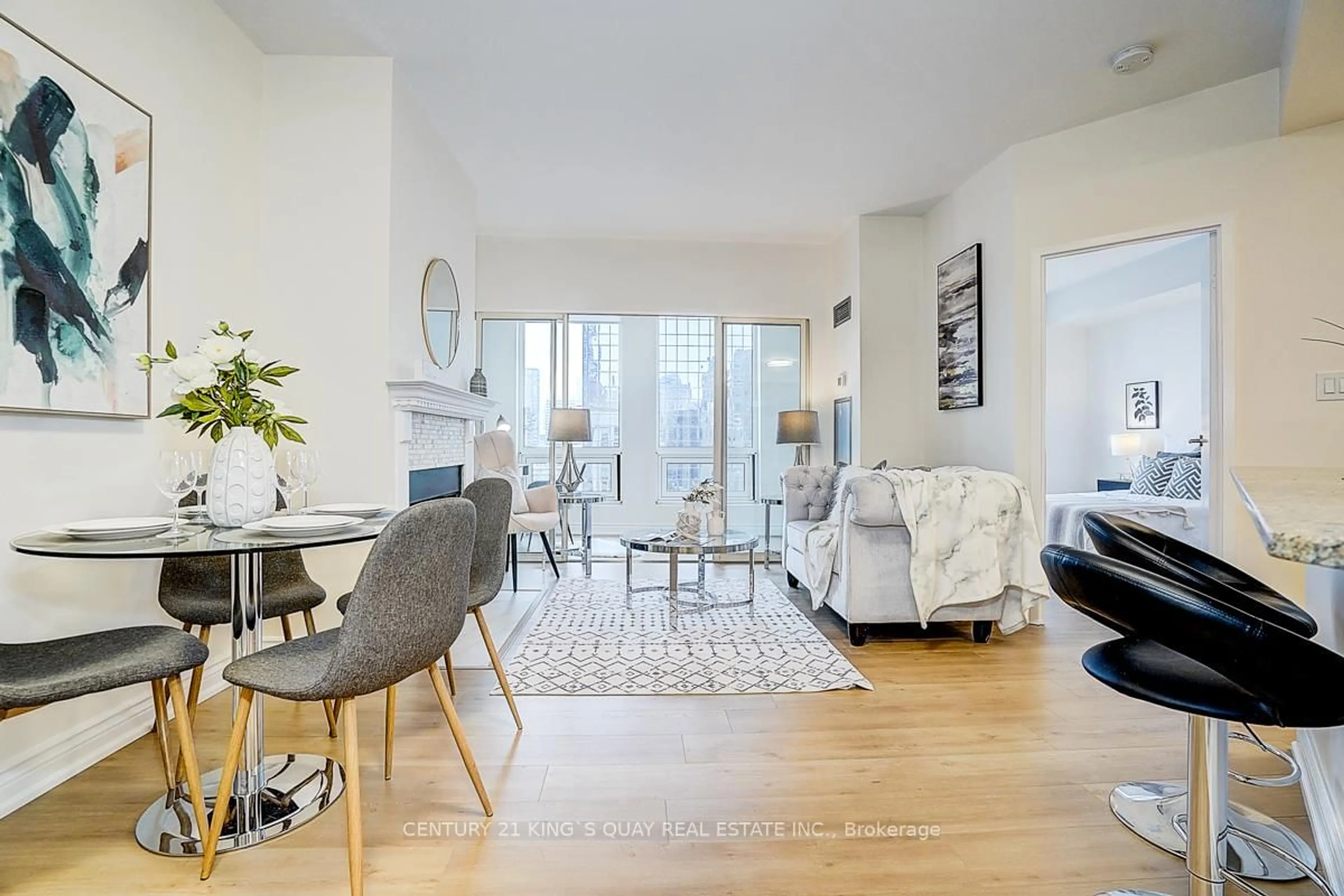 Living room with furniture, unknown for 25 Grenville St #LPH2, Toronto Ontario M4Y 2X5