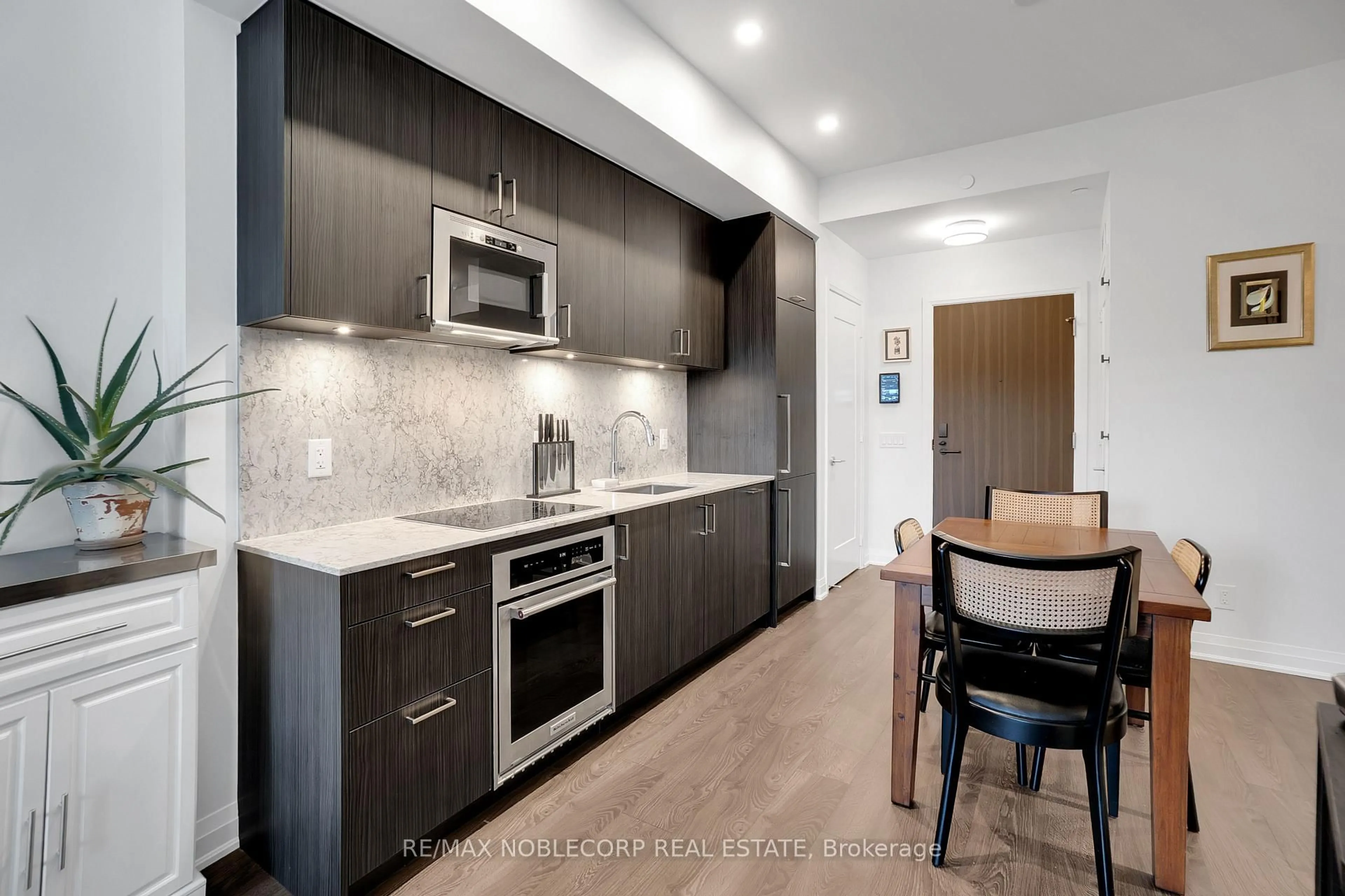 Contemporary kitchen, ceramic/tile floor for 280 Howland Ave #531, Toronto Ontario M5R 0C3