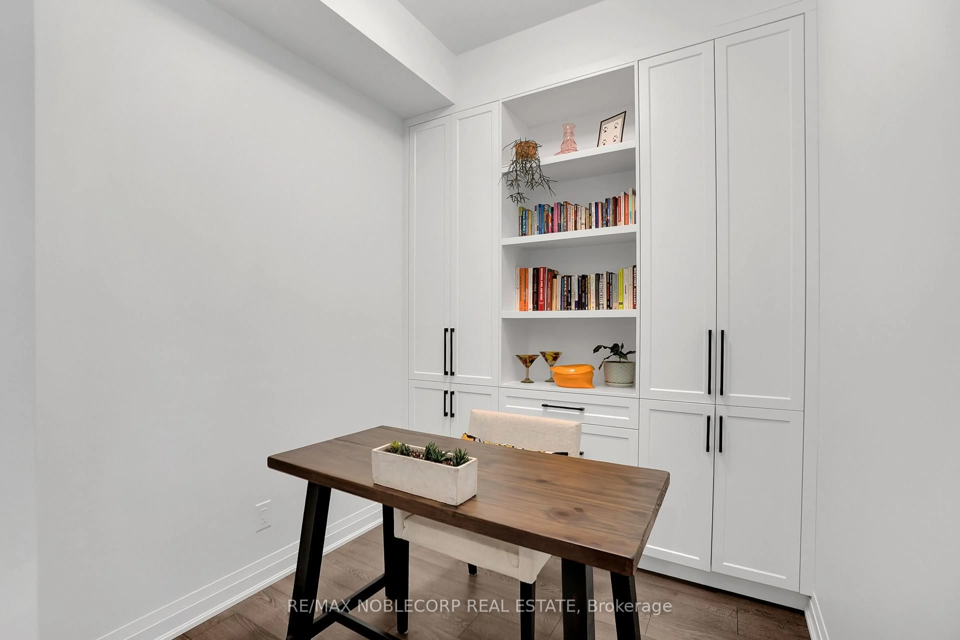 Unknown for 280 Howland Ave #531, Toronto Ontario M5R 0C3