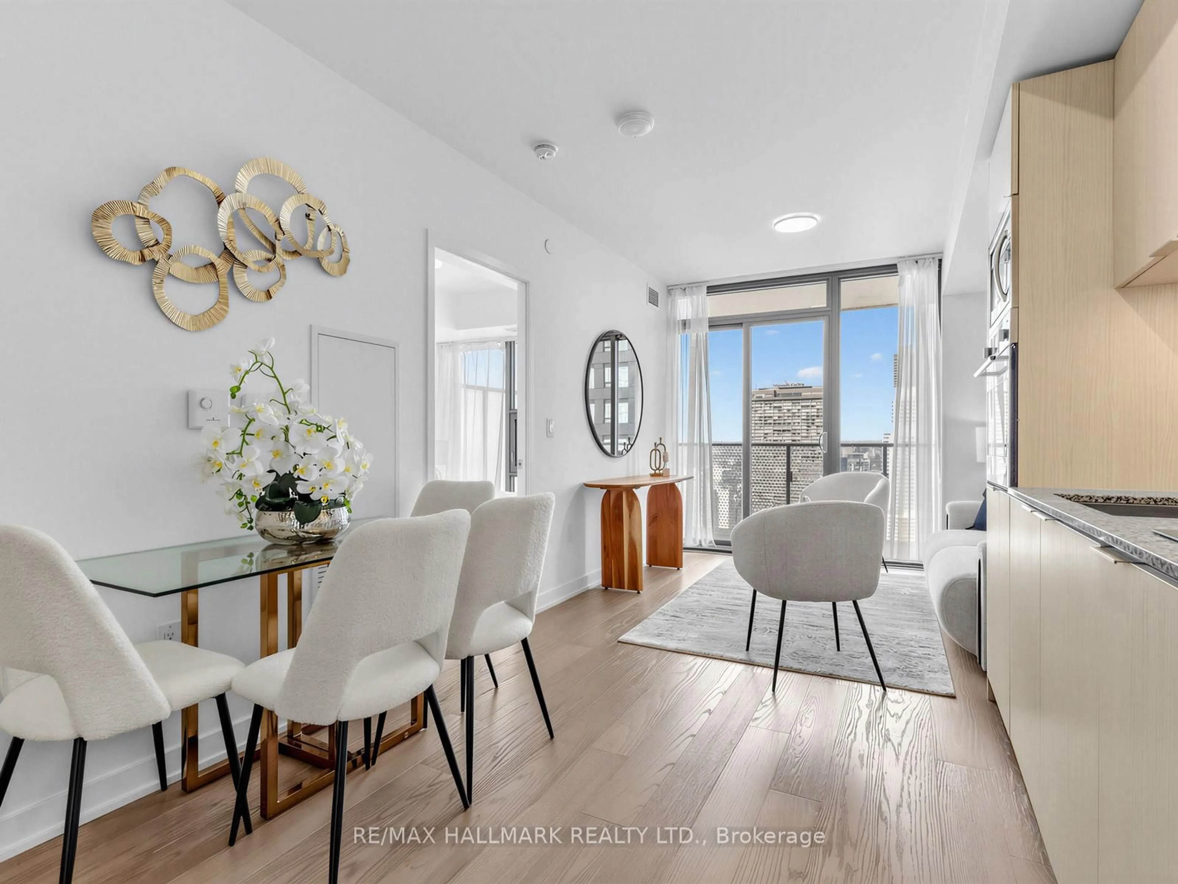 Unknown for 11 Wellesley St #3909, Toronto Ontario M4Y 0G4