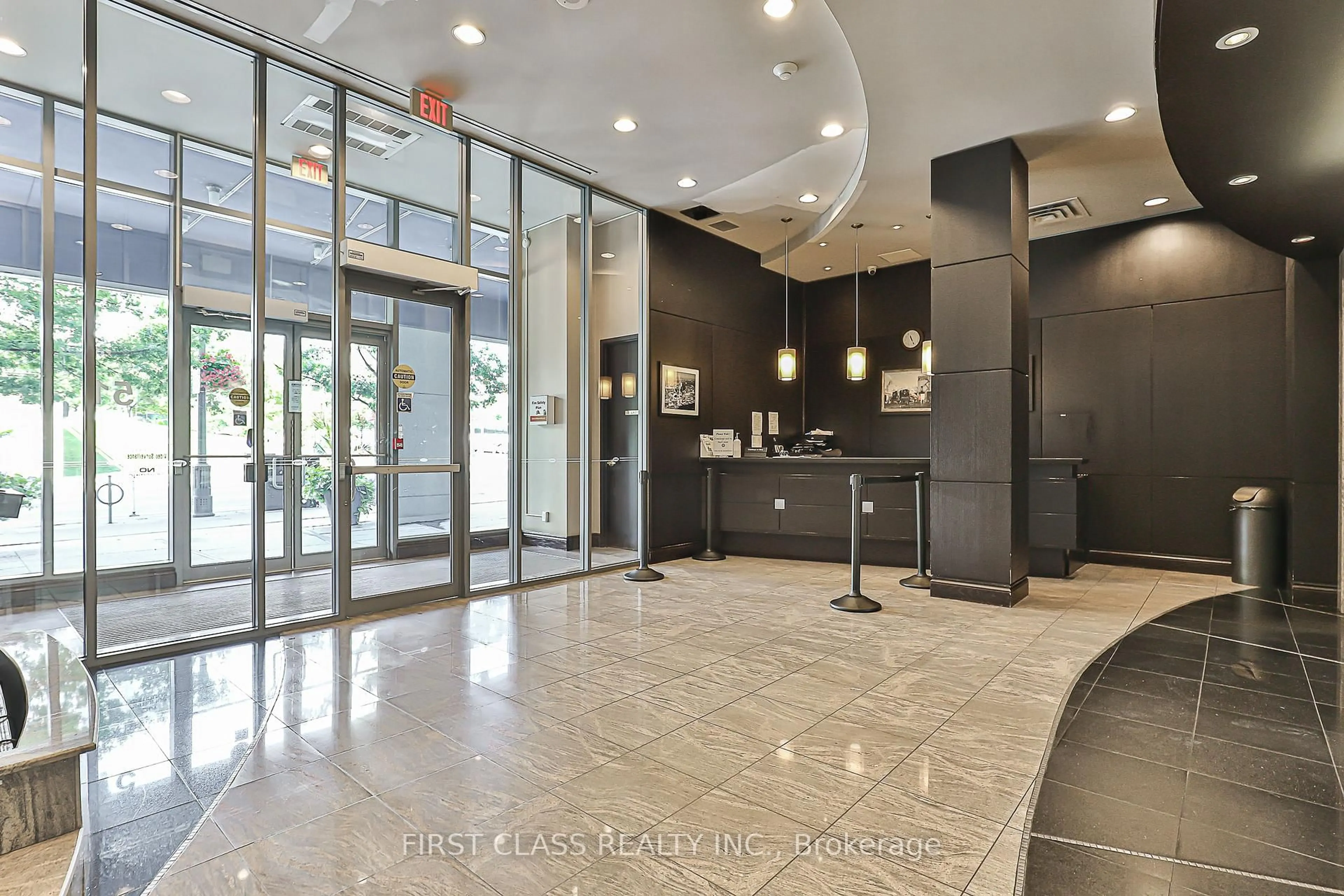 Indoor foyer for 51 Lower Simcoe St #1202, Toronto Ontario M5J 3A2