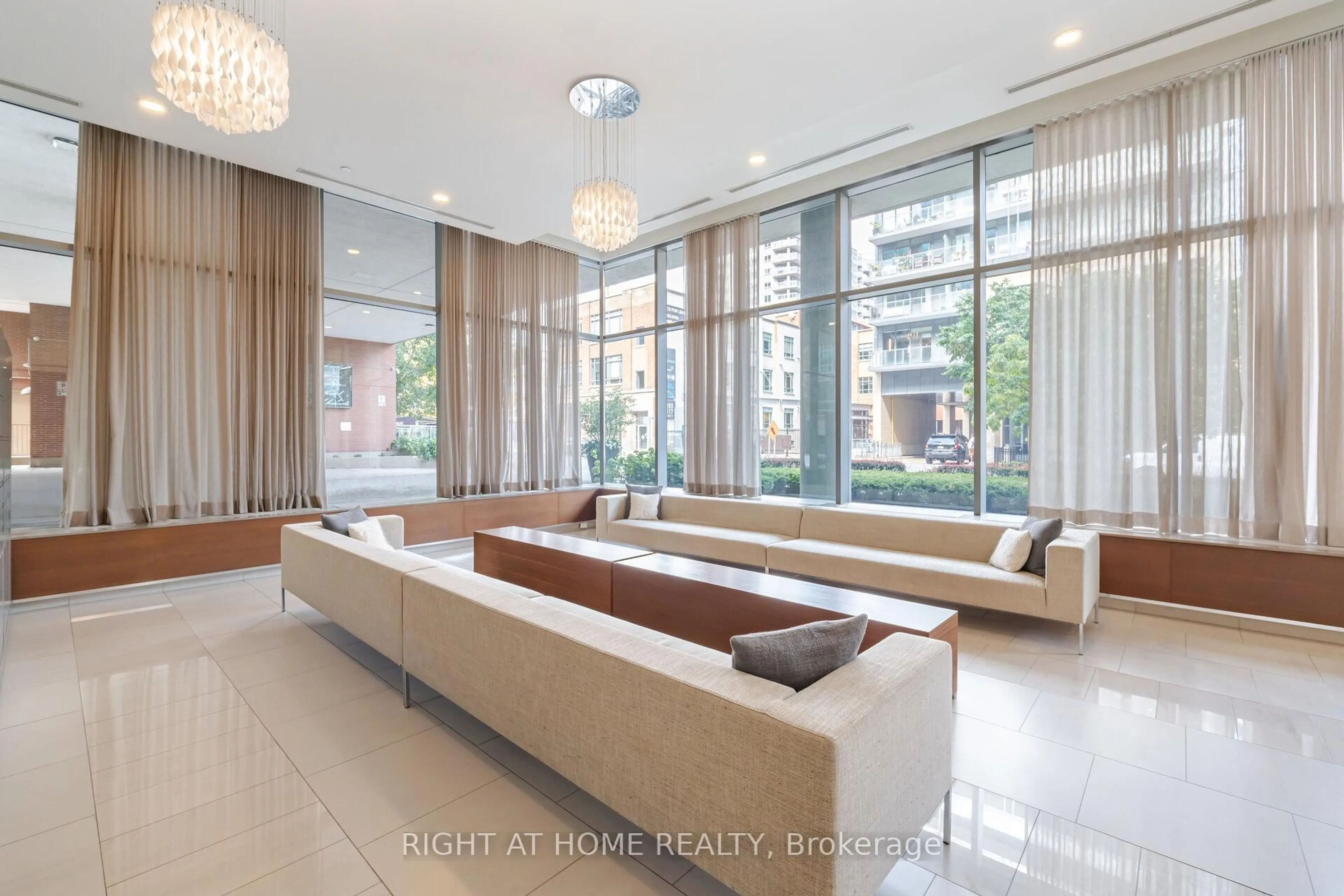 Lobby for 112 George St #S320, Toronto Ontario M5A 2M5