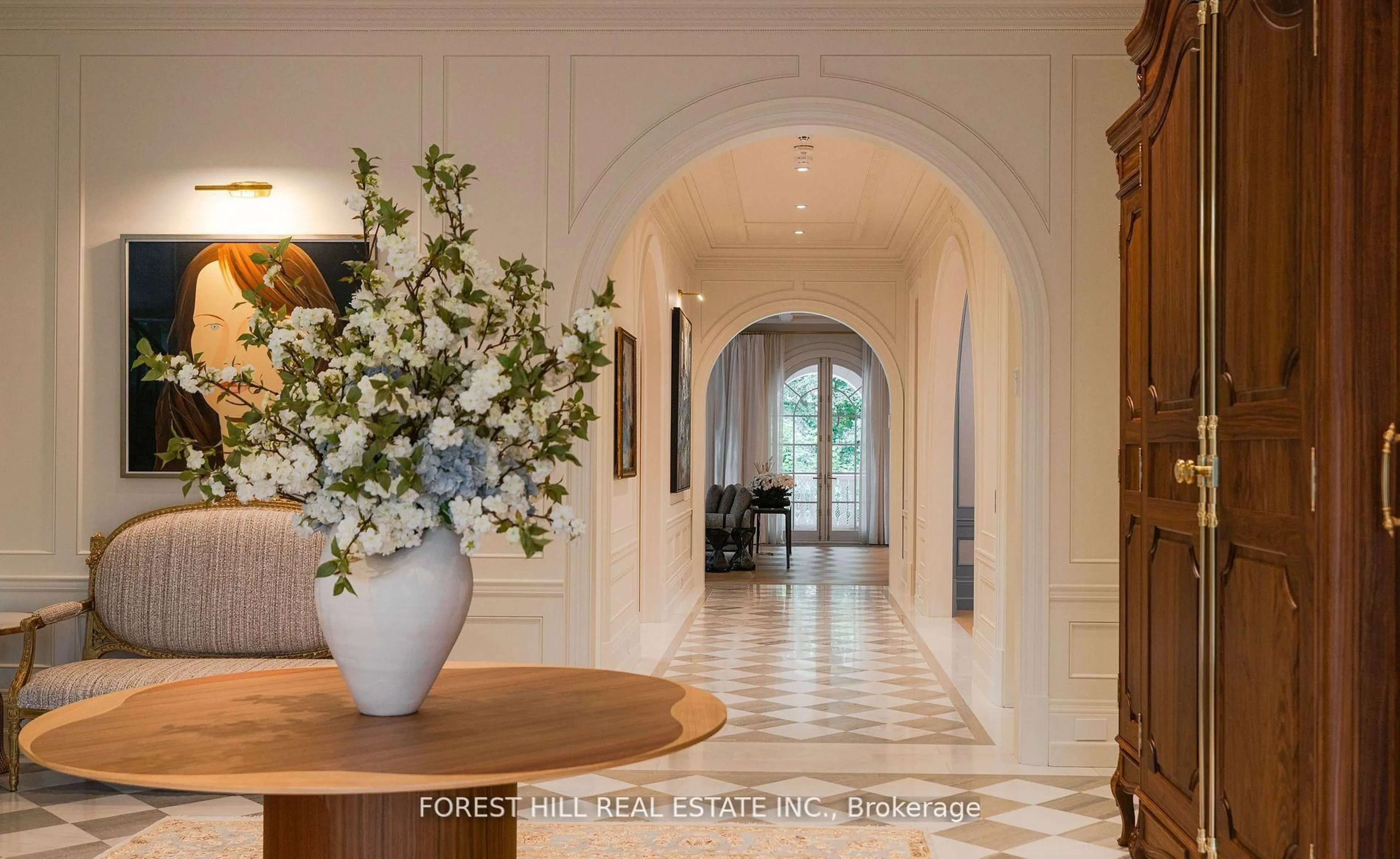 Indoor foyer for 221 Forest Hill Rd, Toronto Ontario M5P 2N3