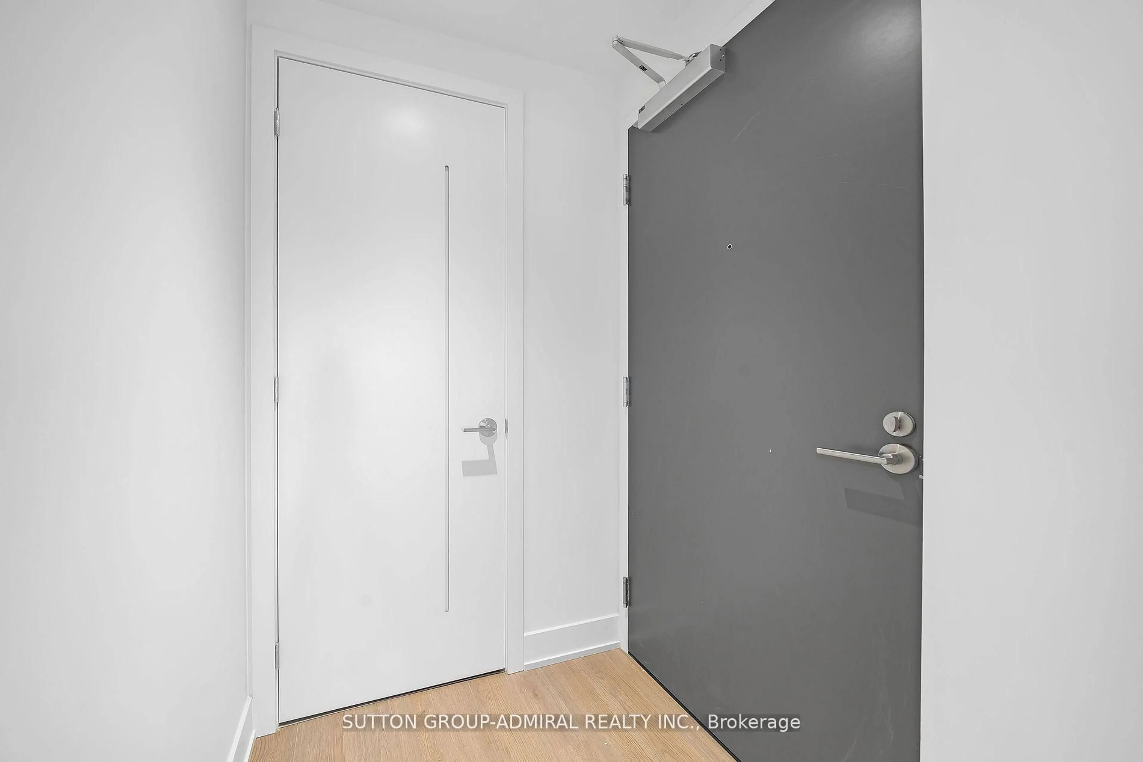 Indoor entryway for 8 Cumberland St #1706, Toronto Ontario M4W 1J5