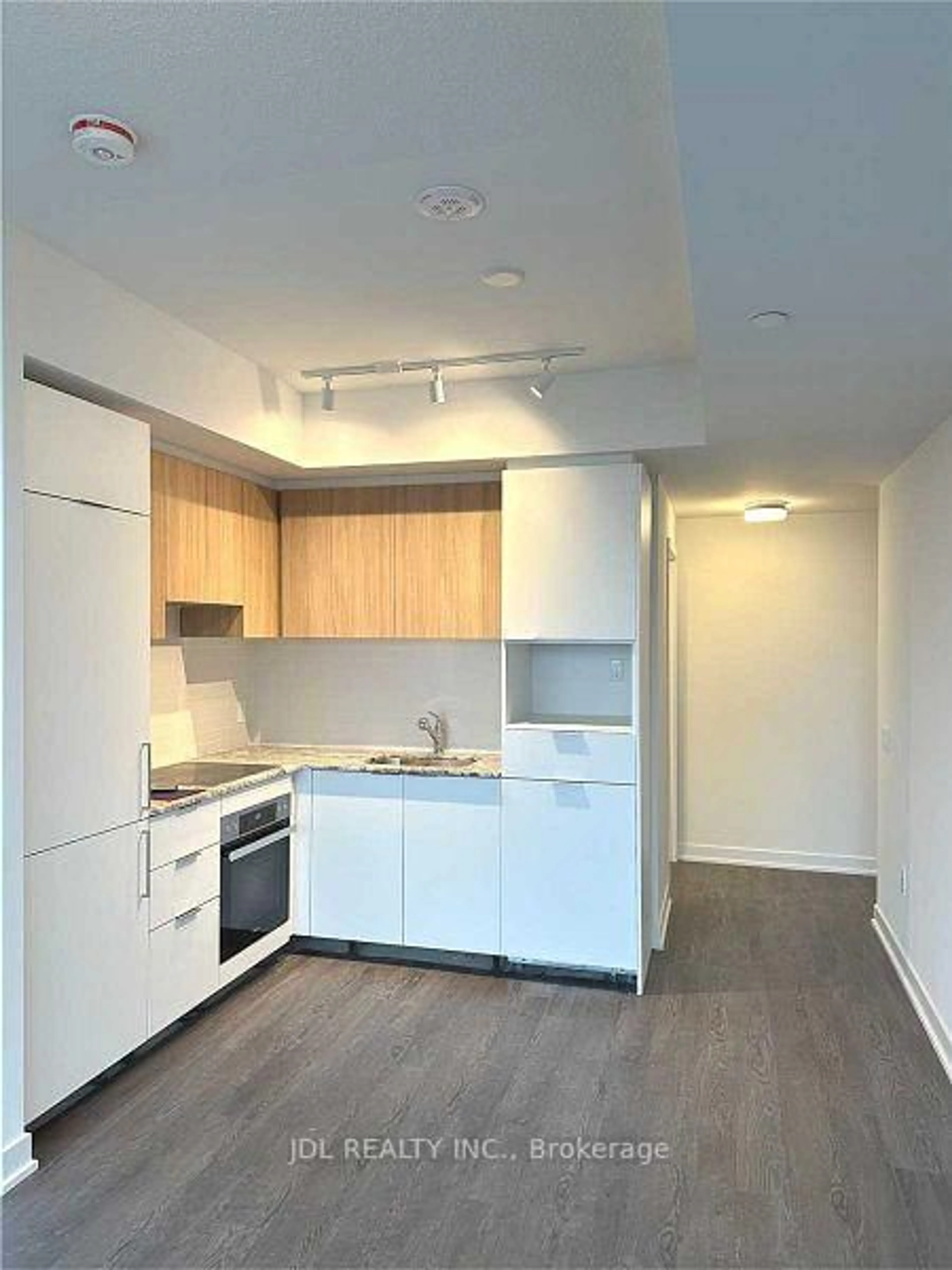 Standard kitchen, unknown for 20 O'Neill Rd #1120, Toronto Ontario M3C 0R2