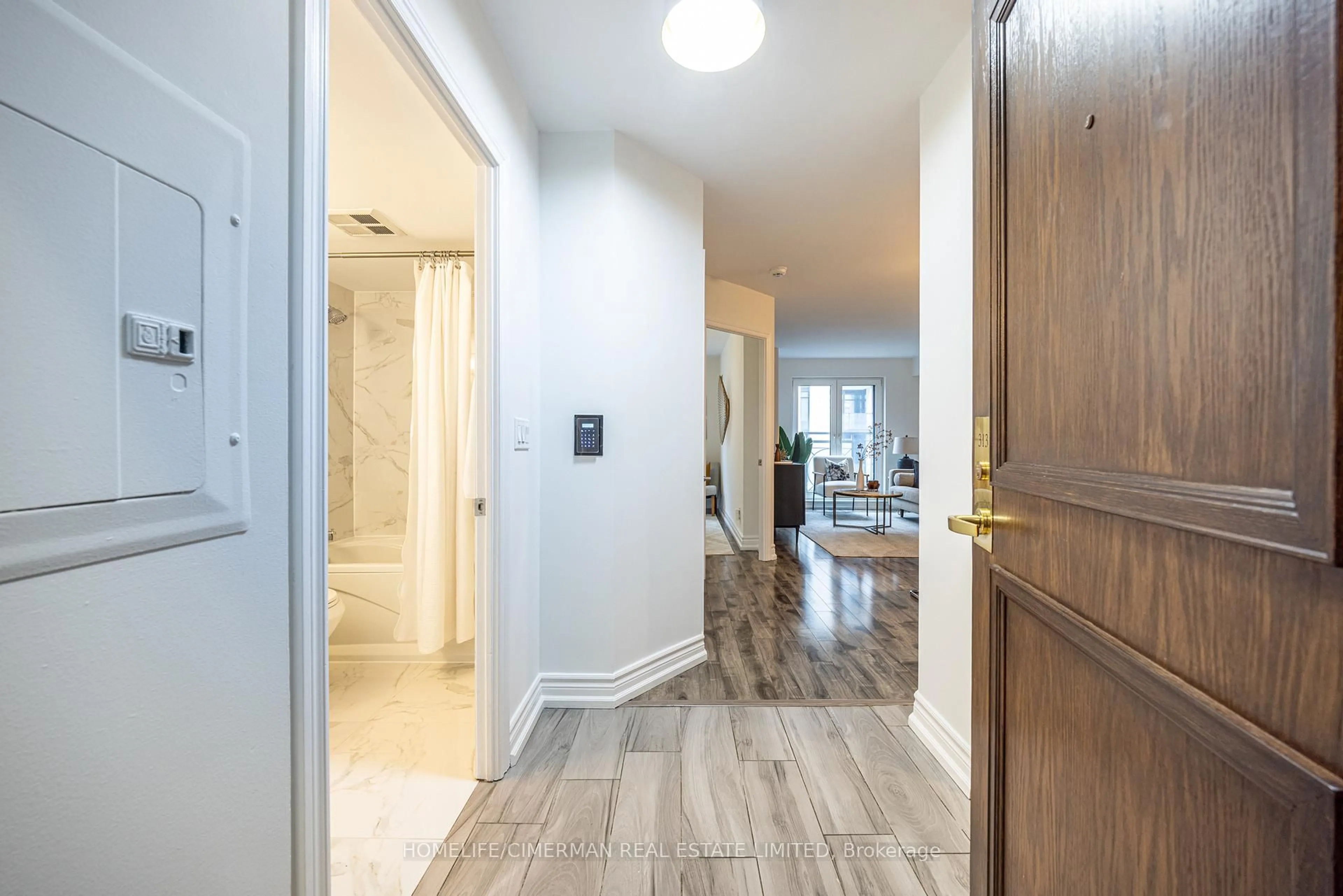 Indoor entryway for 1 Balmoral Ave #313, Toronto Ontario M4V 3B9