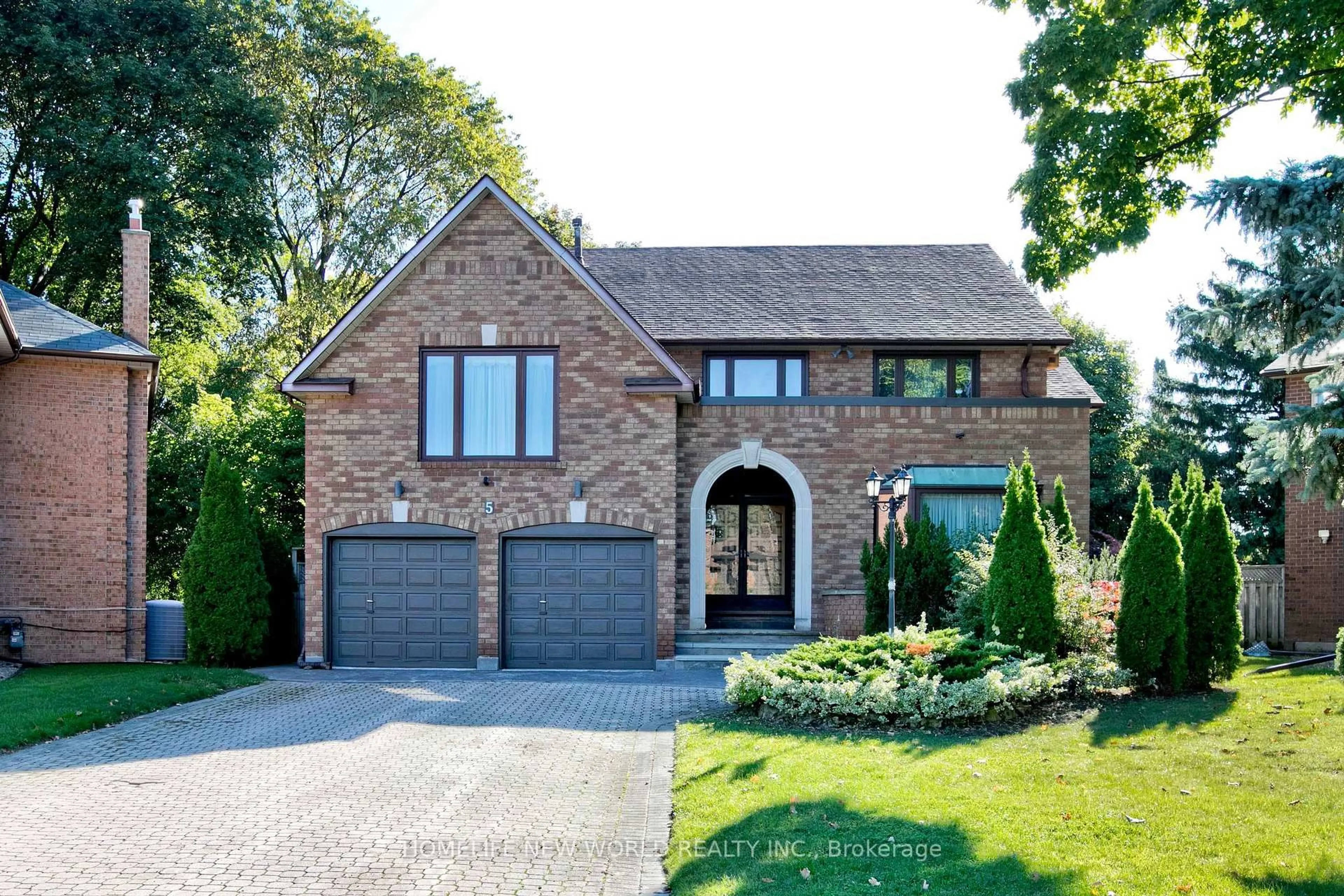 Home with brick exterior material, street for 5 Willow Heights Crt, Toronto Ontario M2M 4E8