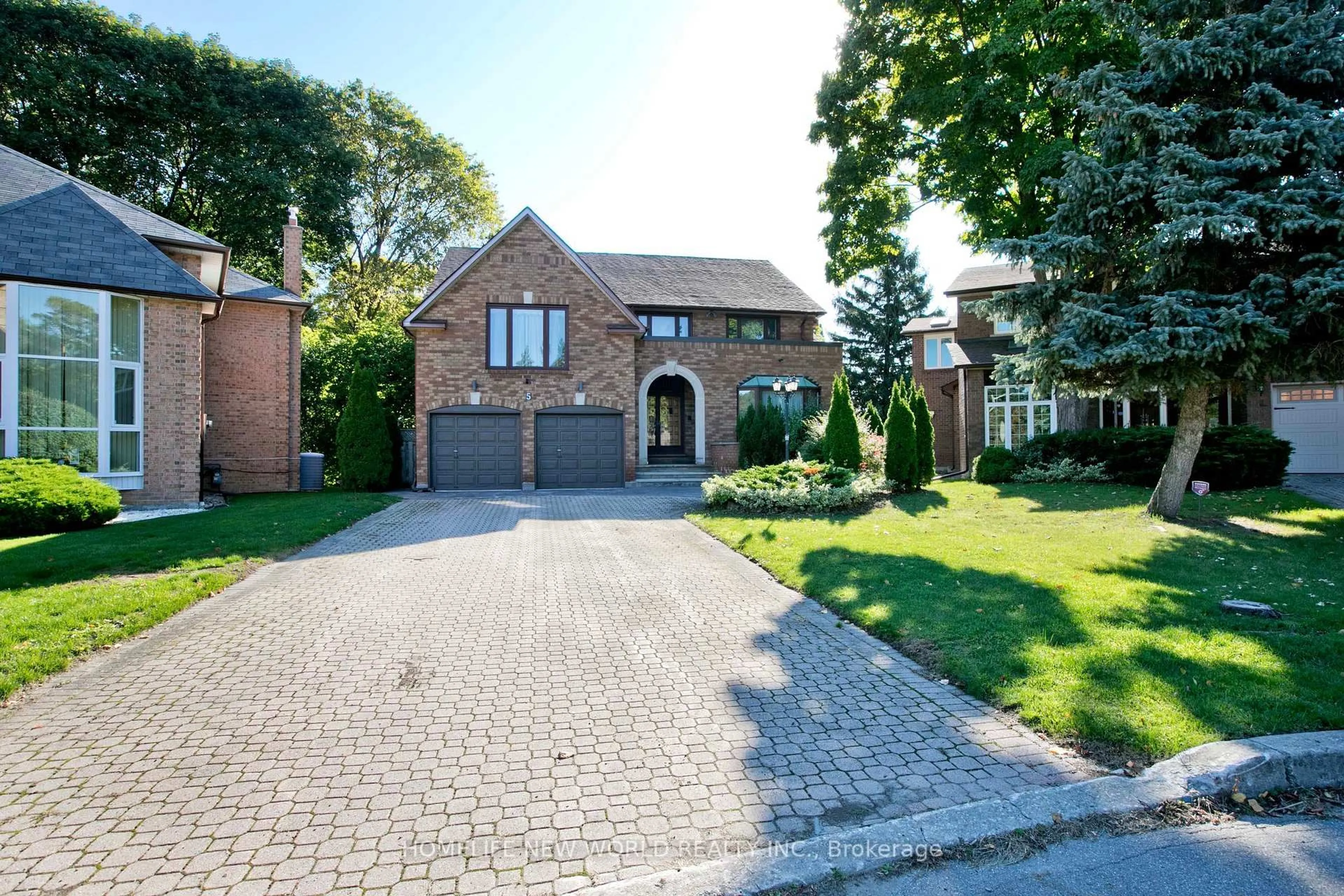 Home with brick exterior material, street for 5 Willow Heights Crt, Toronto Ontario M2M 4E8