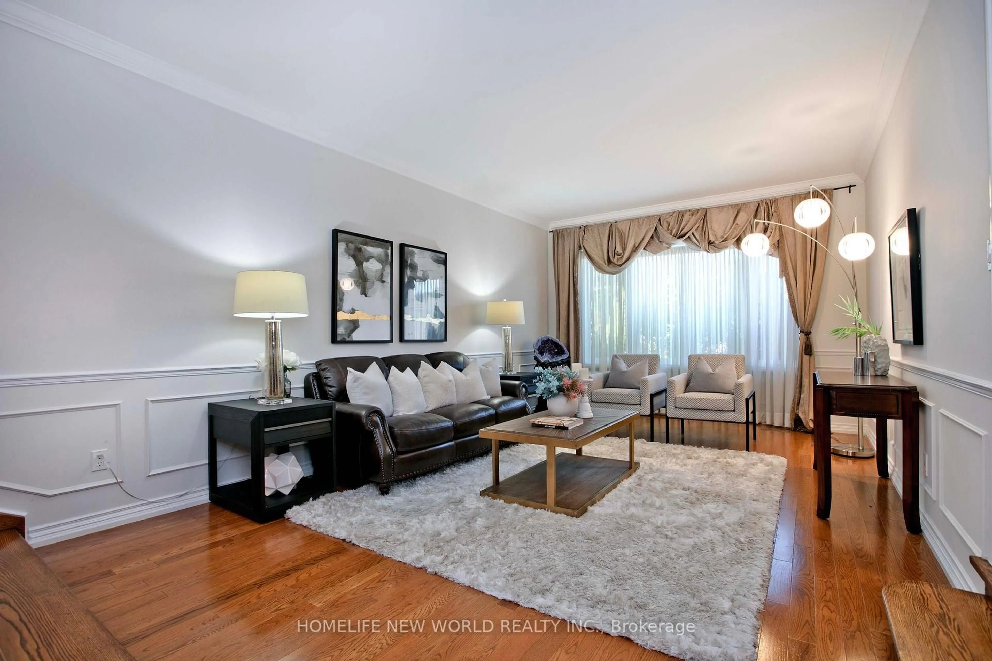 Living room with furniture, unknown for 5 Willow Heights Crt, Toronto Ontario M2M 4E8