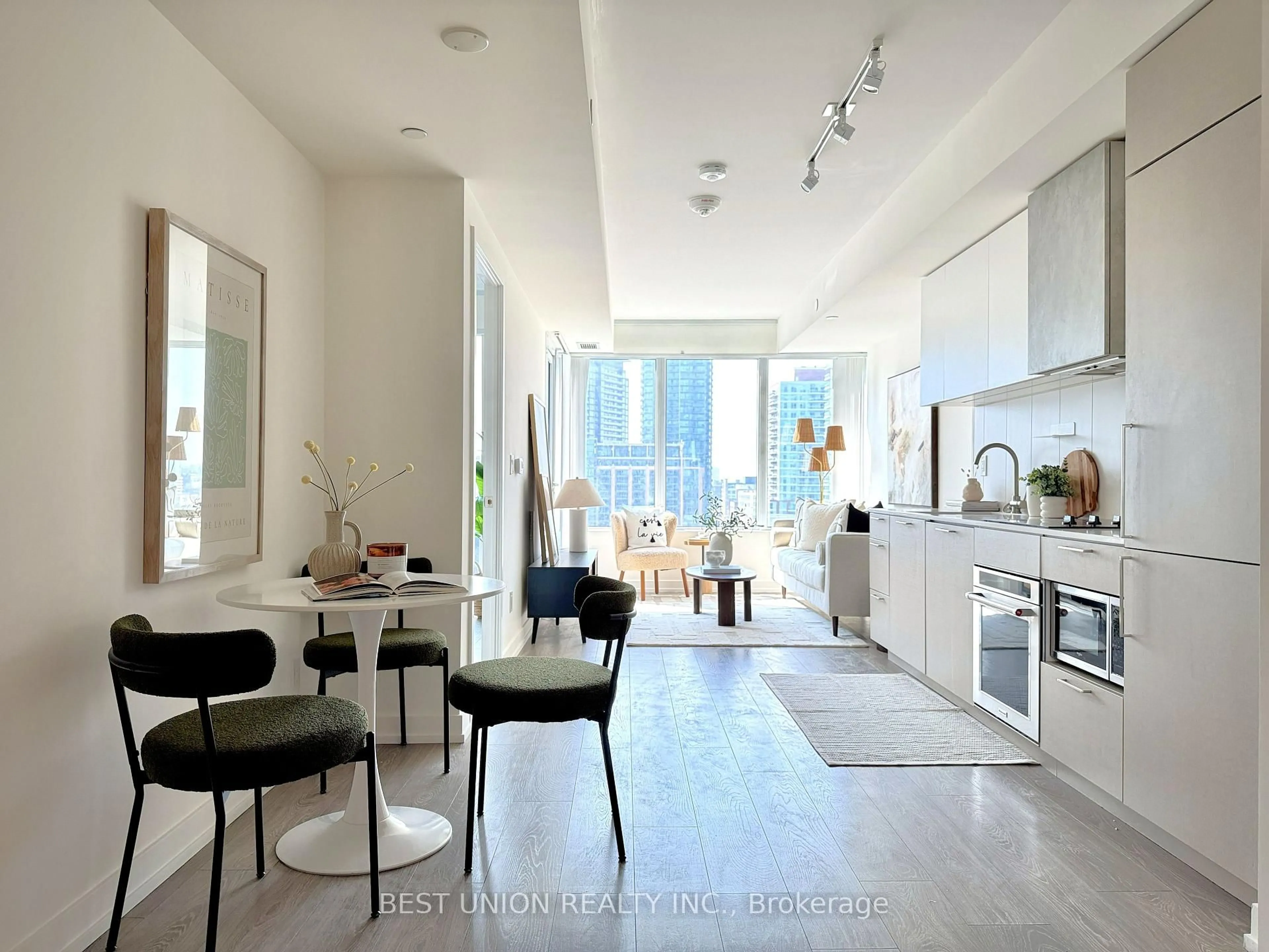 Open concept kitchen, ceramic/tile floor for 19 Western Battery Rd #1210, Toronto Ontario M6K 0E3