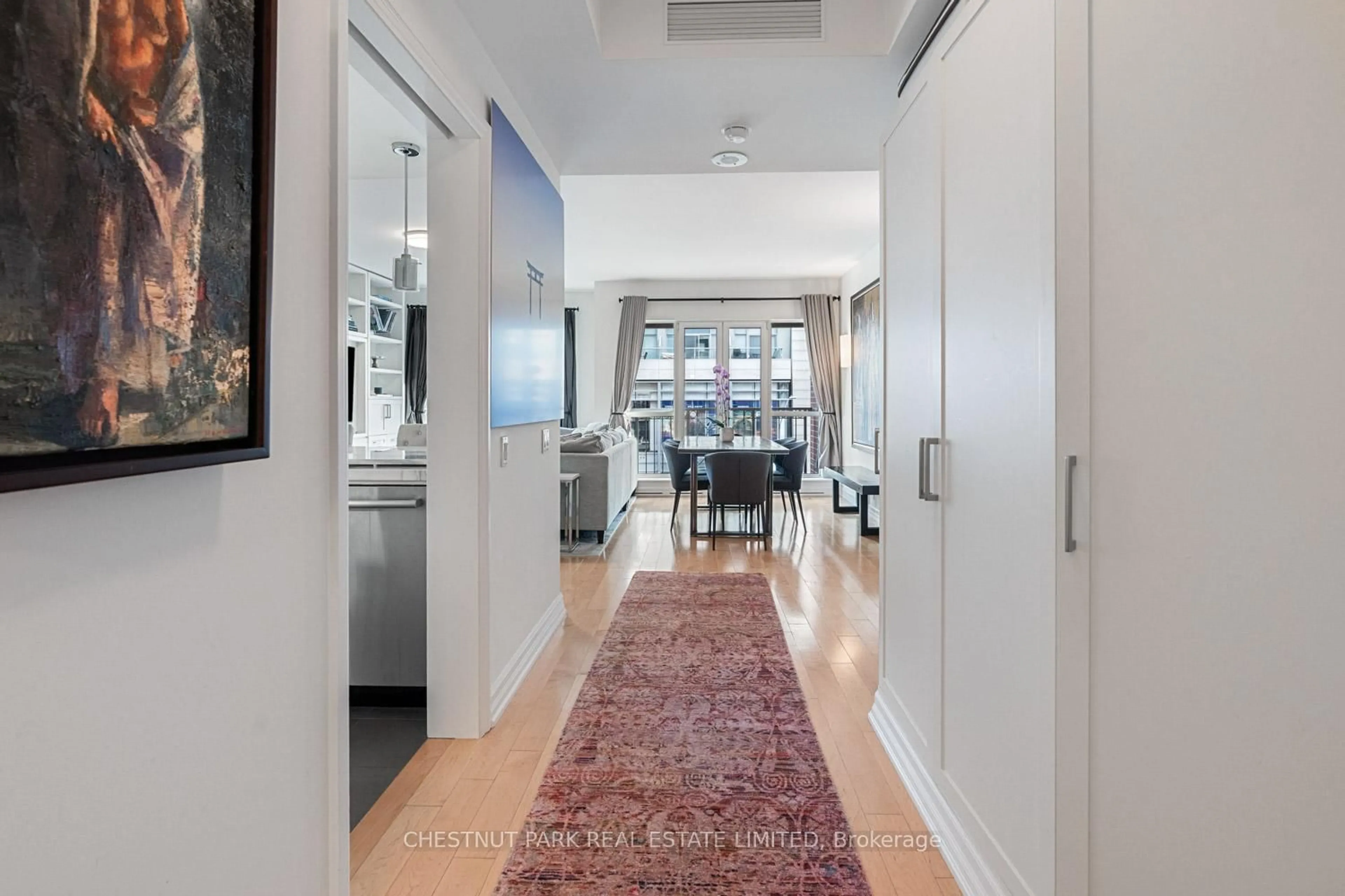 Unknown for 38 Avenue Rd #304, Toronto Ontario M5R 2G2