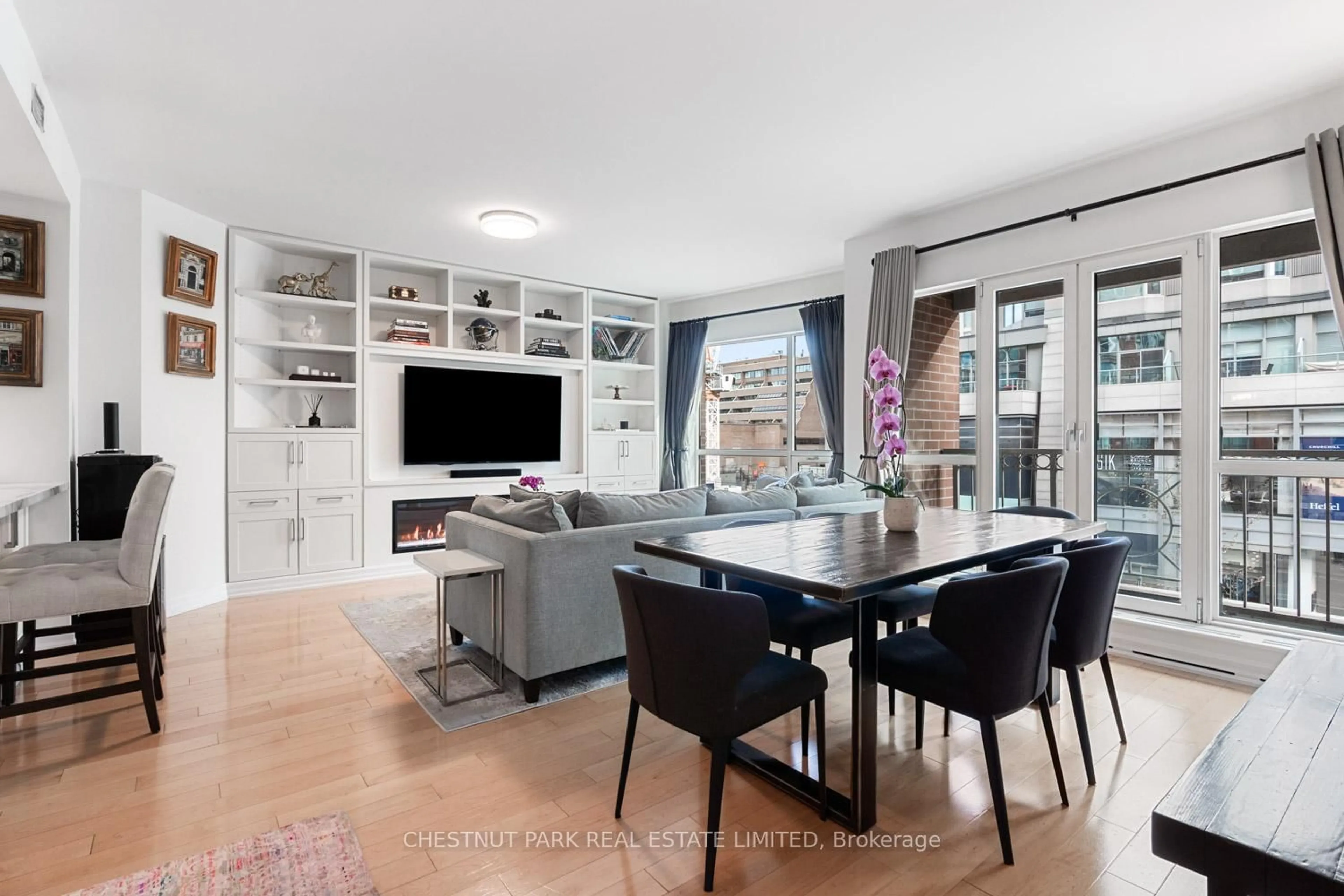 Unknown for 38 Avenue Rd #304, Toronto Ontario M5R 2G2