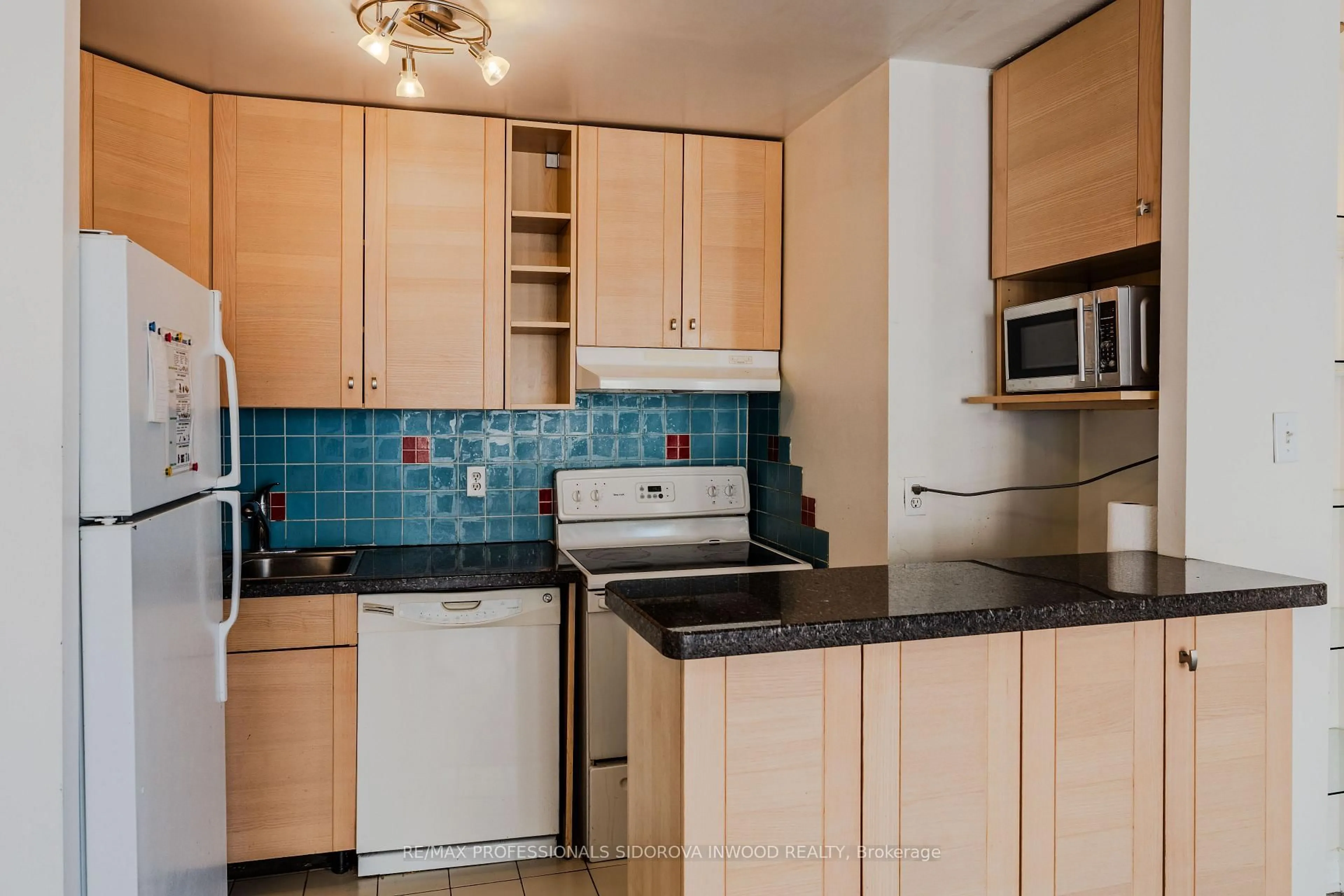 Standard kitchen, ceramic/tile floor for 55 Centre Ave #2507, Toronto Ontario M5G 2H5