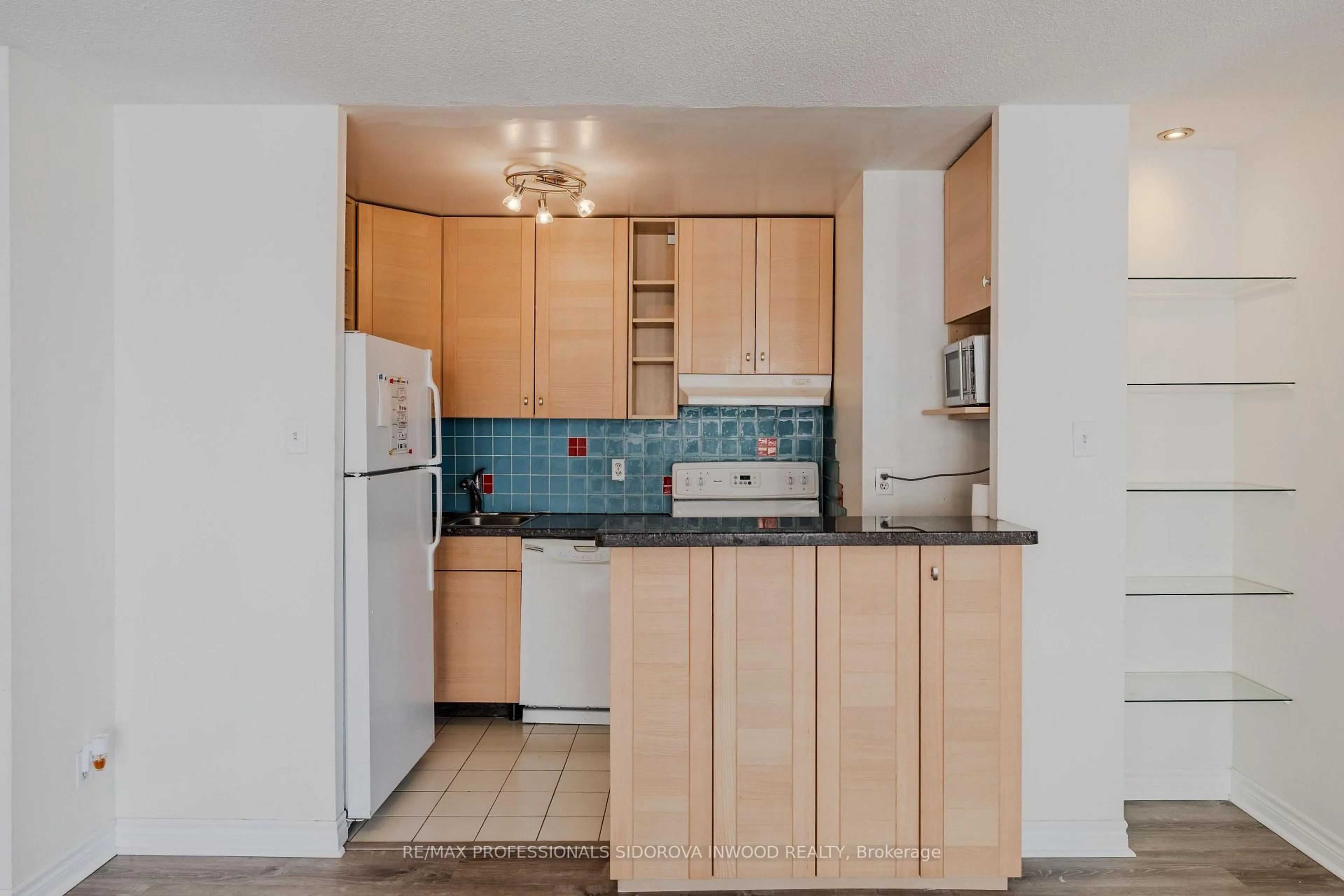 Standard kitchen, ceramic/tile floor for 55 Centre Ave #2507, Toronto Ontario M5G 2H5