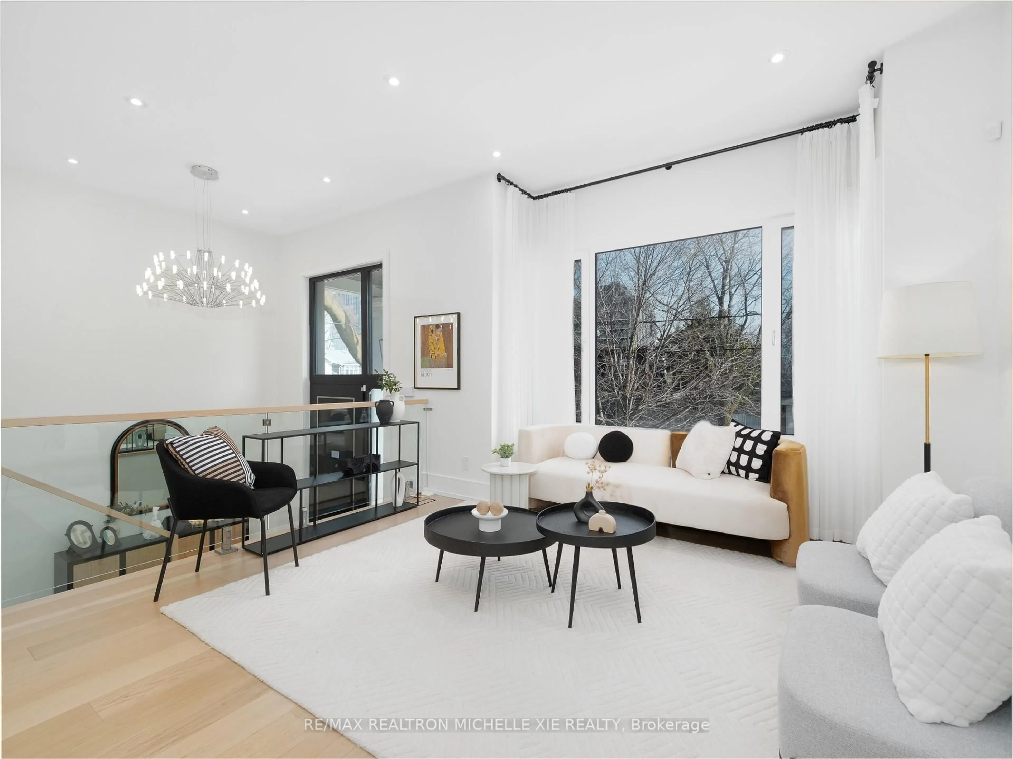 Living room with furniture, unknown for 132 Duplex Ave, Toronto Ontario M5P 2A7