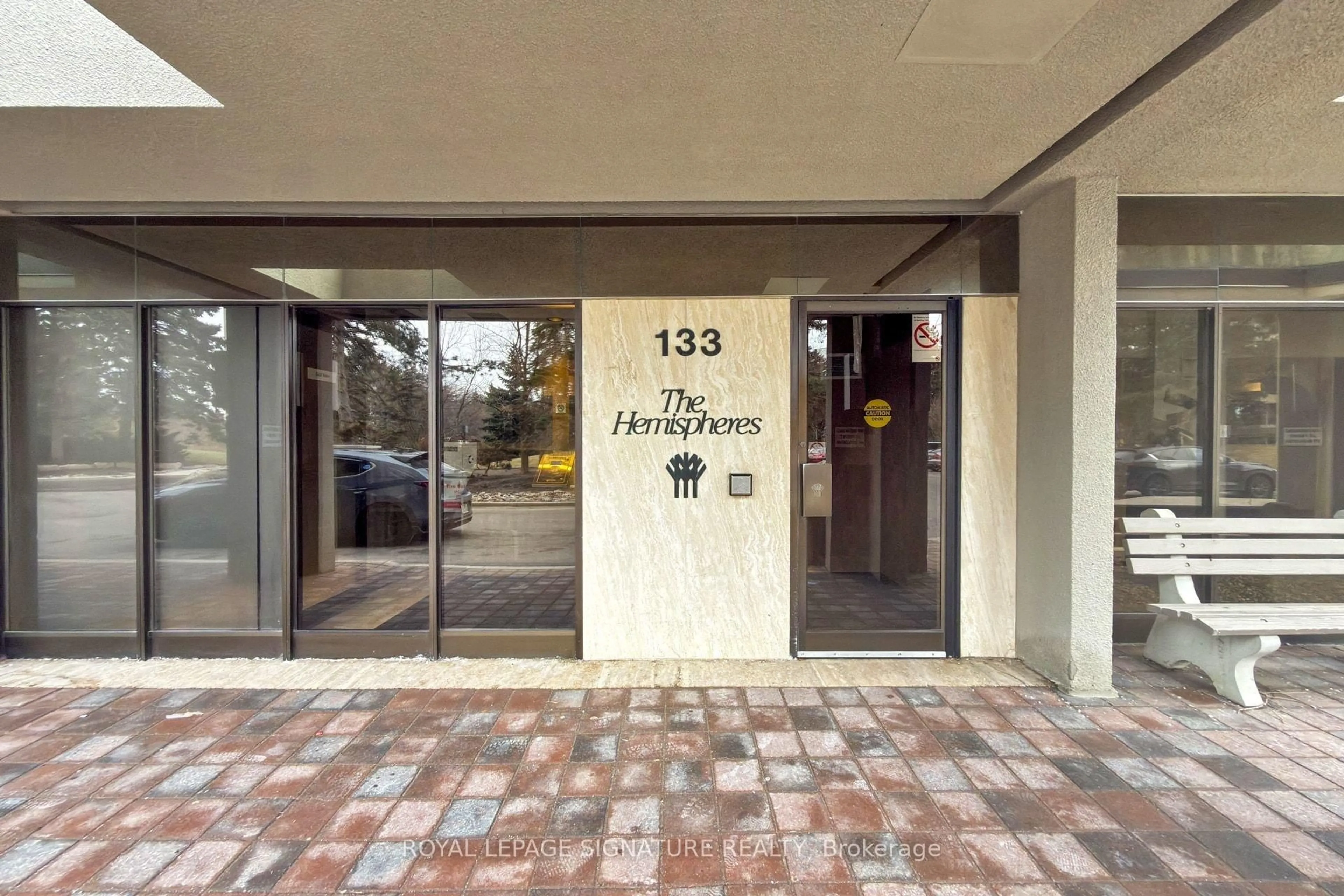 Indoor foyer for 133 Torresdale Ave #902, Toronto Ontario M2R 3T2